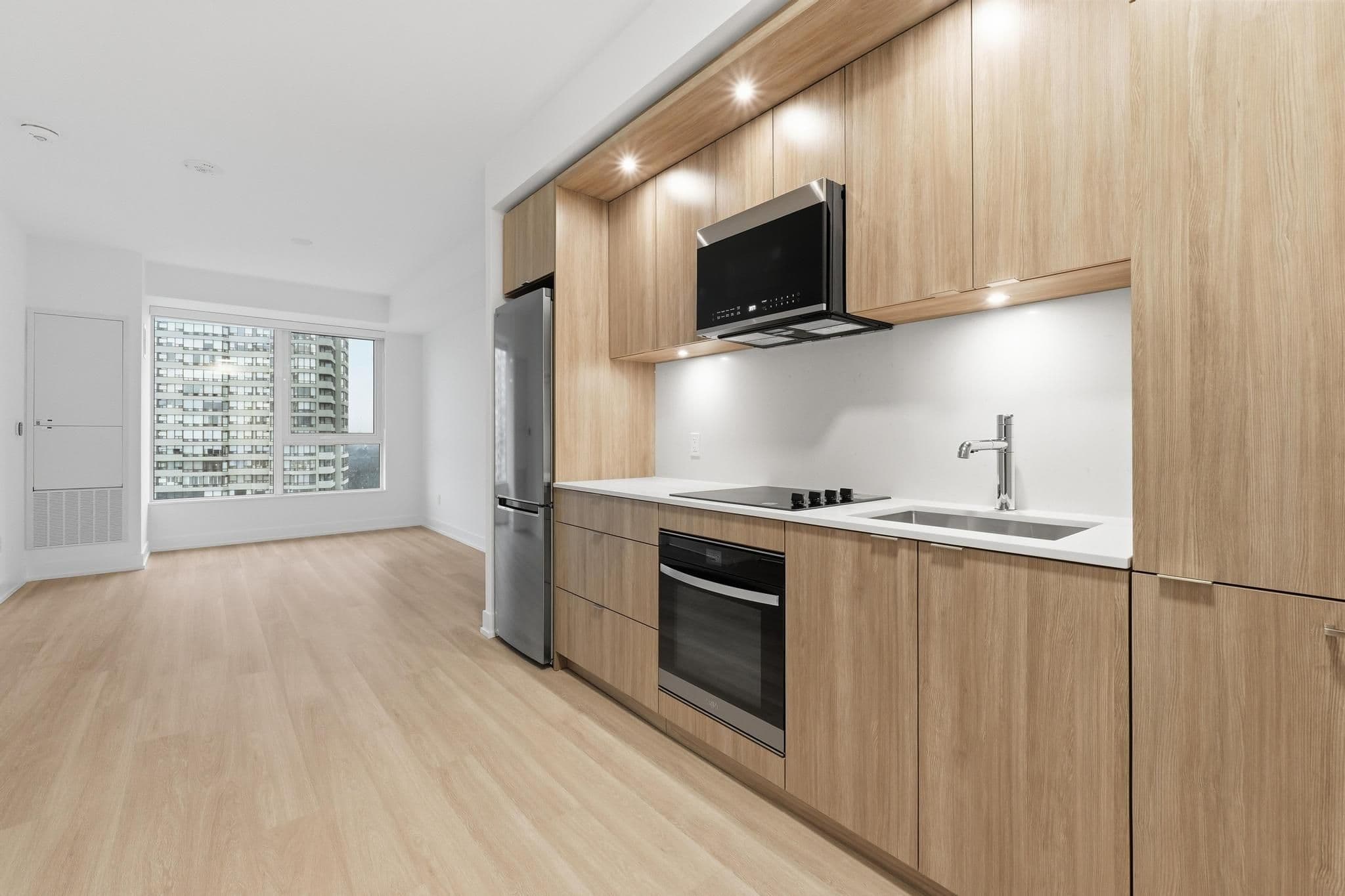 25 Cordova Avenue 1302, Toronto W08, ON M9A 0E5