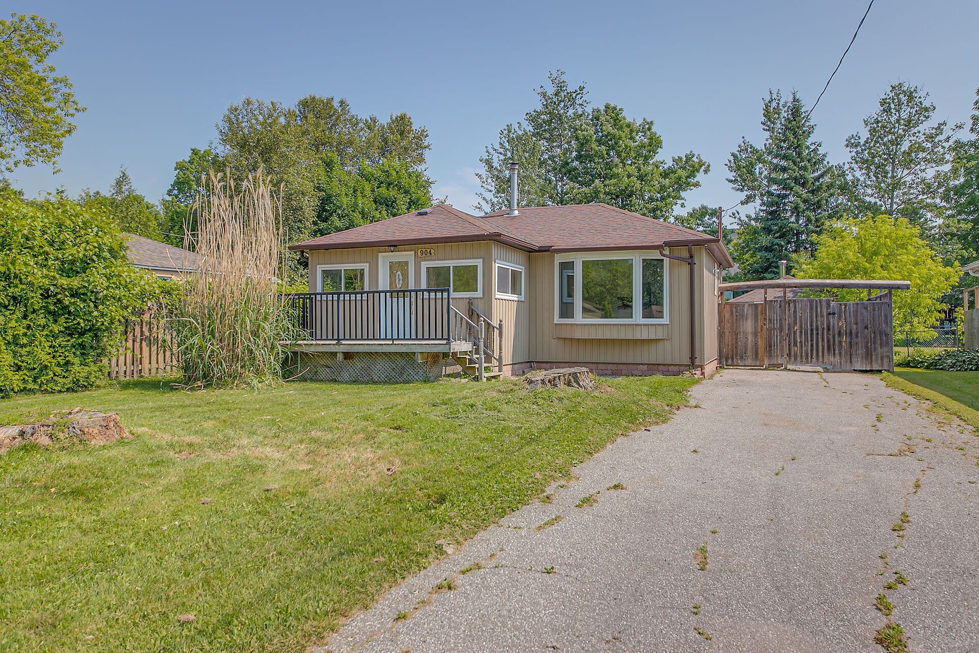904 Maplewood Drive, Innisfil, ON L9S 1Y7