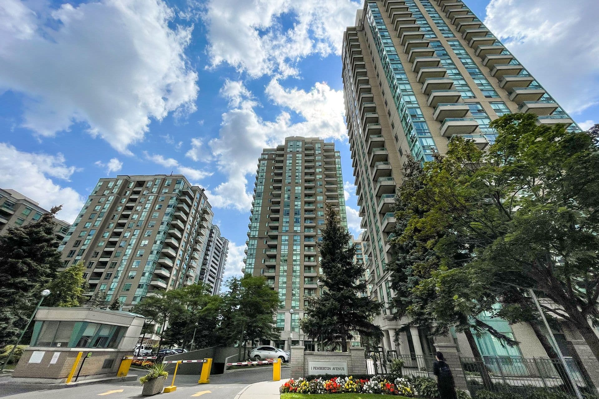 1 Pemberton Avenue 2307, Toronto C14, ON M2M 4L9