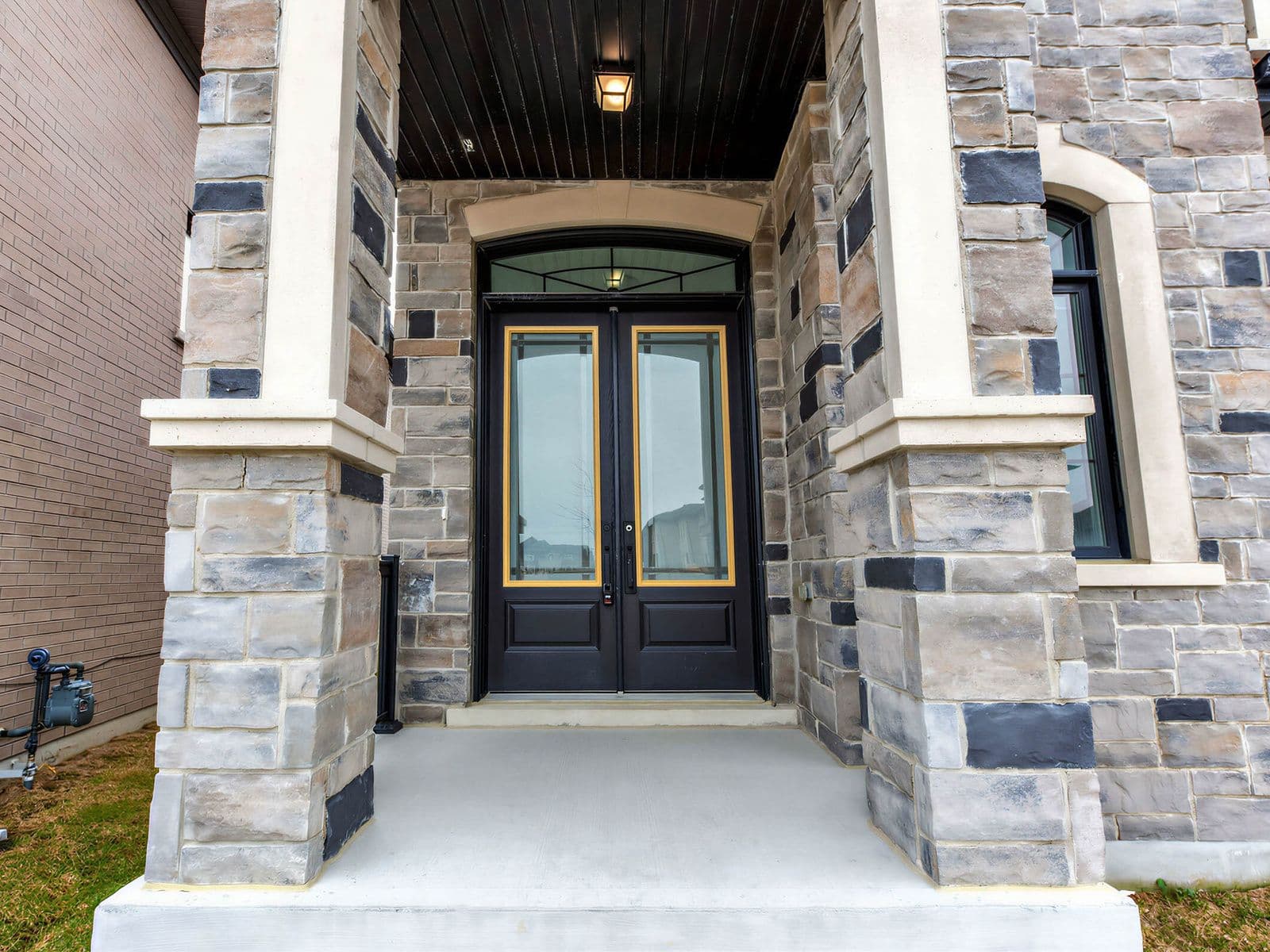 104 Greville Street E, Vaughan, ON L4H 4P7