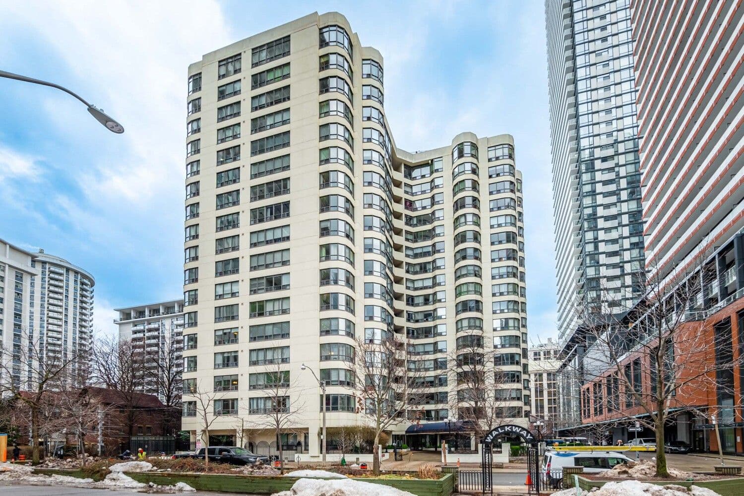 25 Maitland Street 505, Toronto C08, ON M4Y 2W1