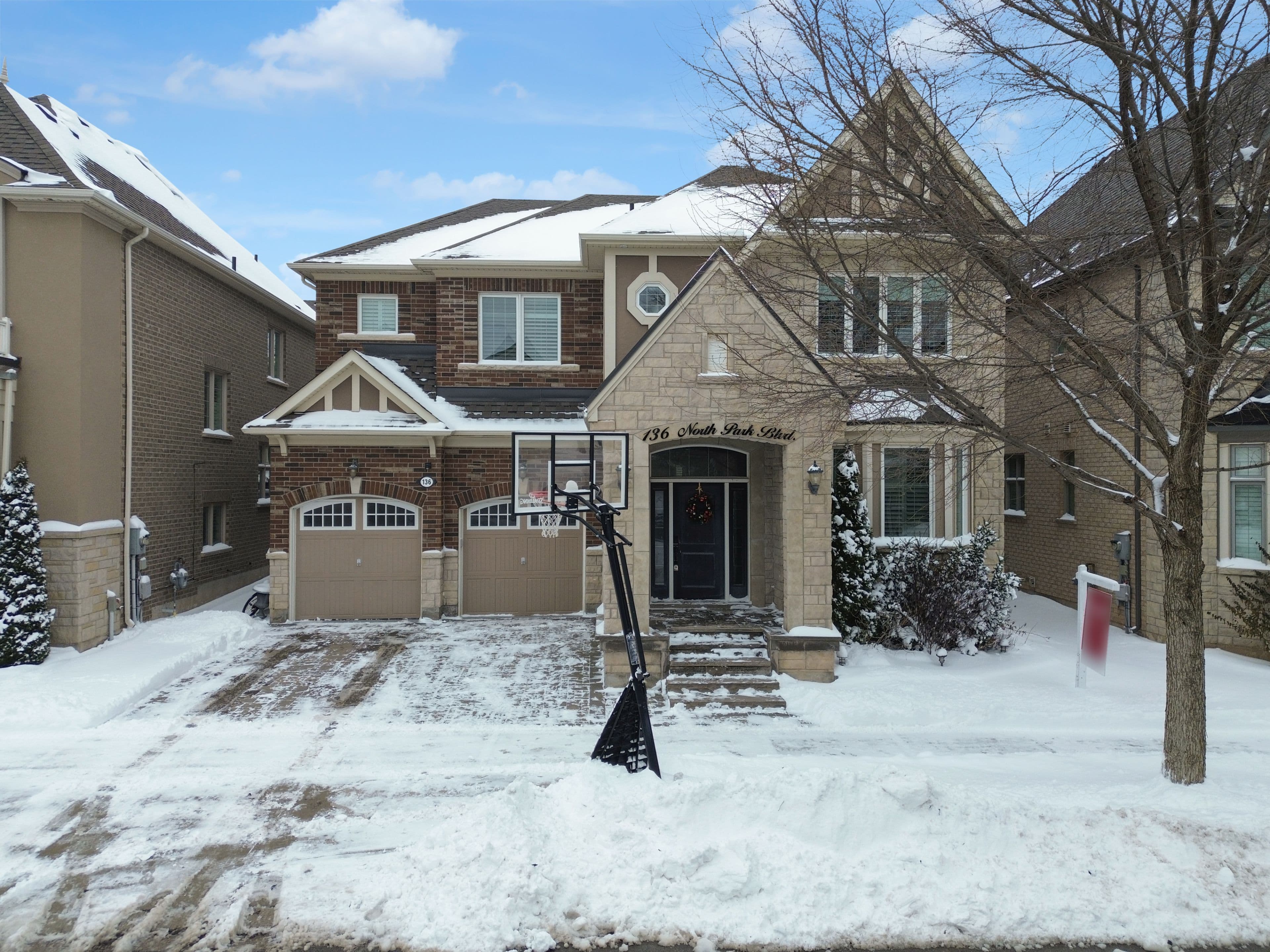 136 North Park Boulevard, Oakville, ON L6M 0W6