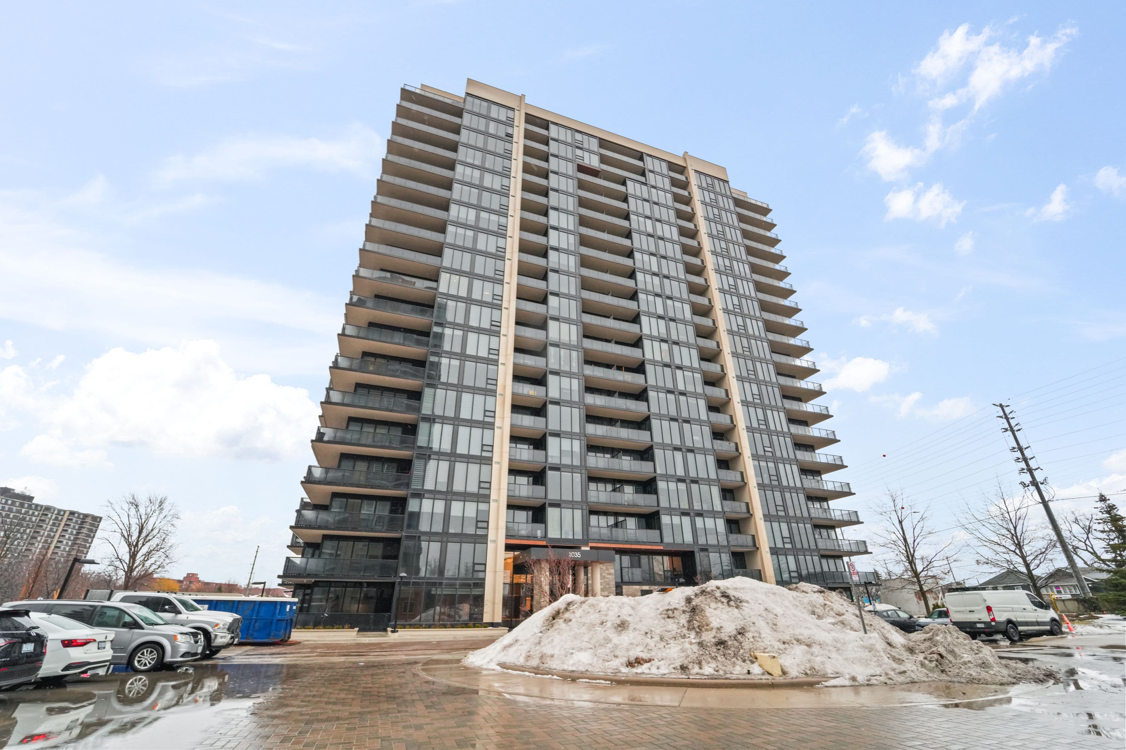 1035 Southdown Road 1403, Mississauga, ON L5J 0A2