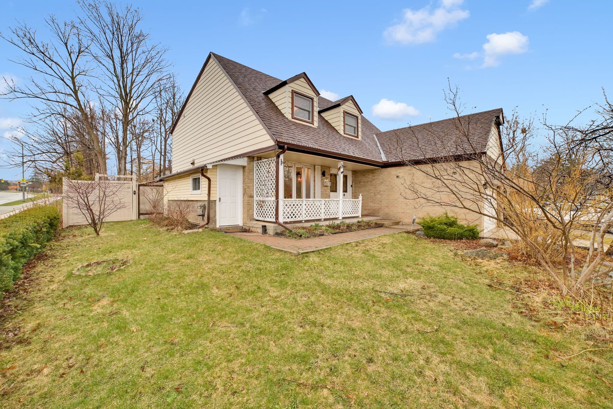 2298 Cavendish Drive, Burlington, ON L7P 3L7