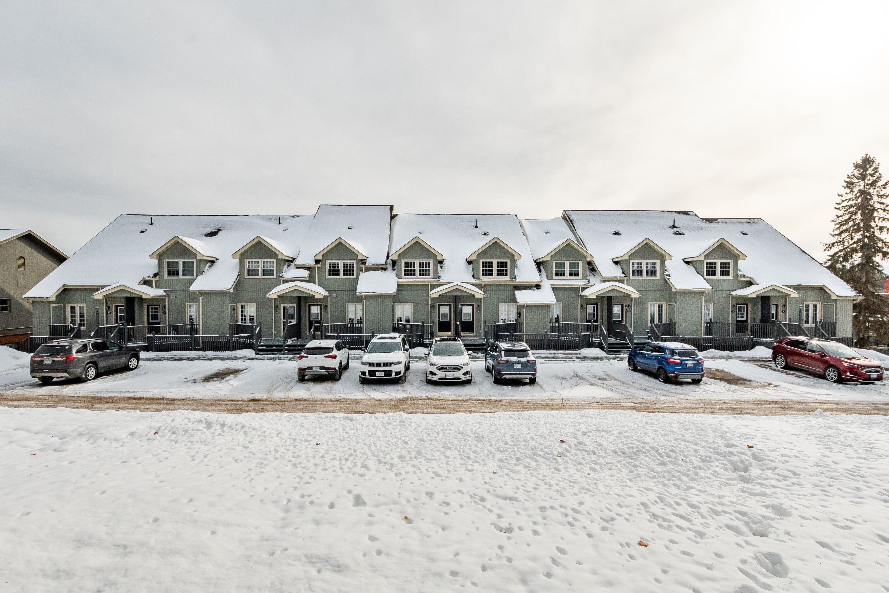 44 King William Street 2, Huntsville, ON P1H 1G3