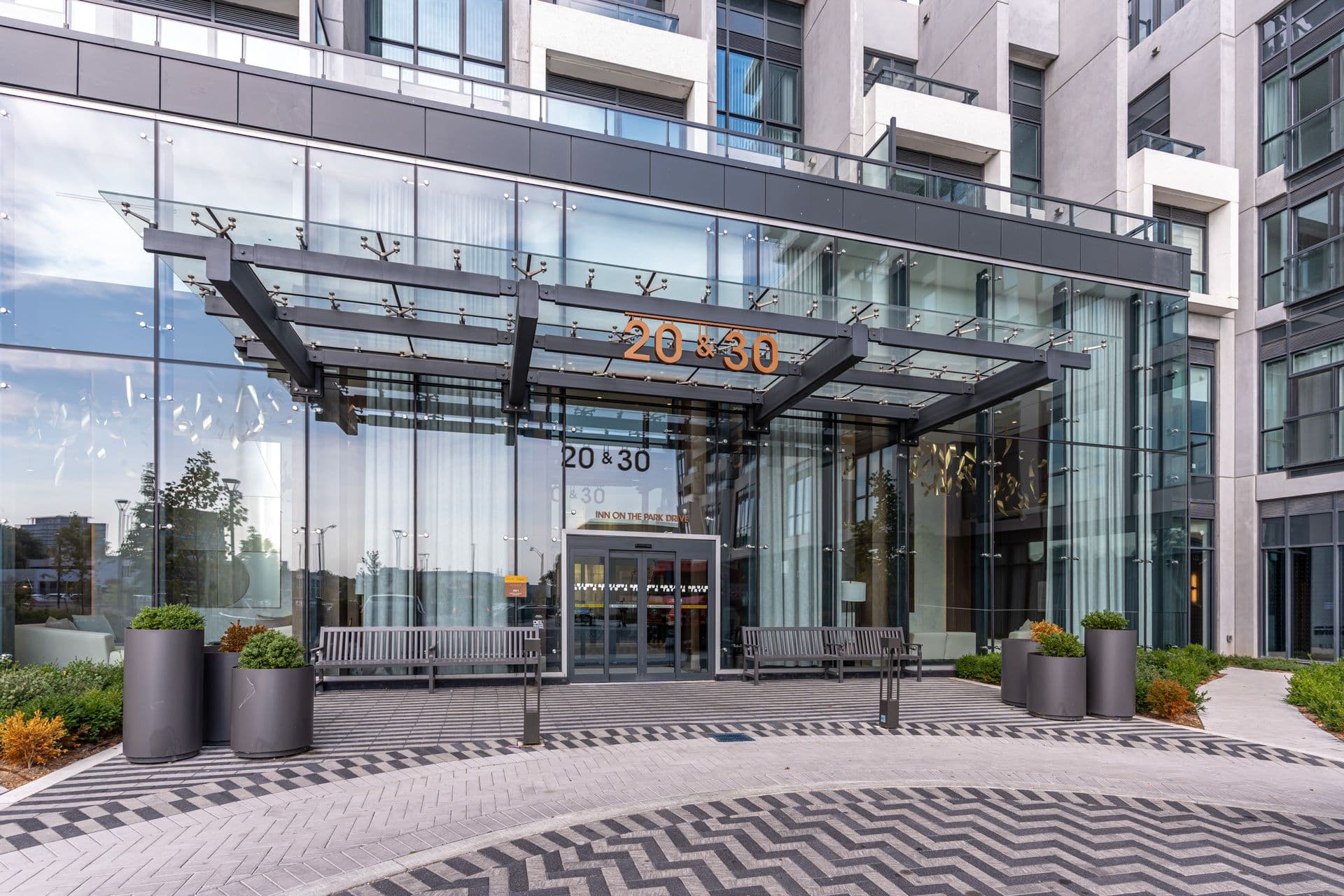 30 Inn On The Park Drive 512, Toronto C13, ON M3C 0P7