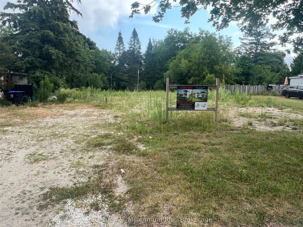 23 Market Street, Collingwood, ON L9Y 3M5