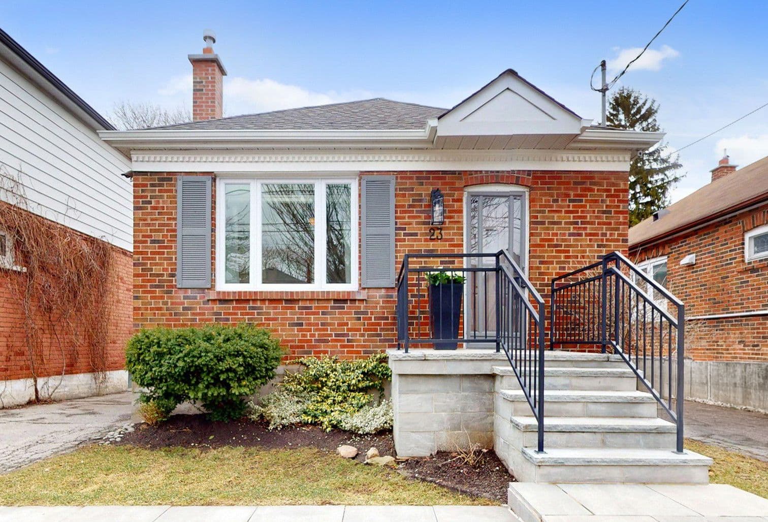 23 Thirteenth Street, Toronto W06, ON M8V 3H3