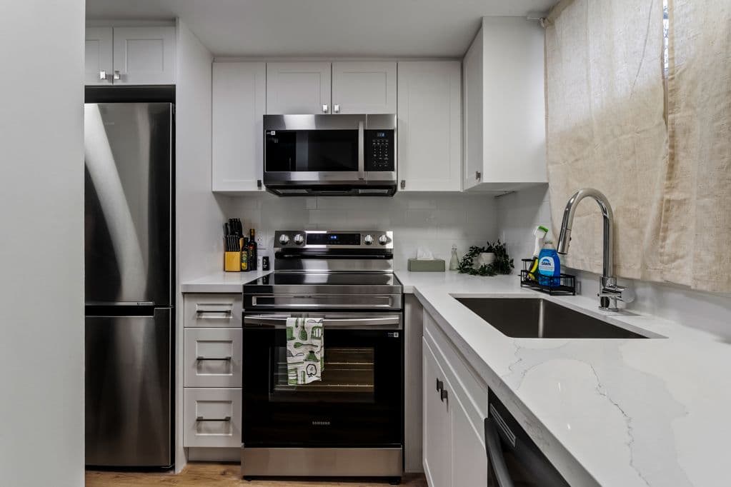 610 King Street E 14, Hamilton, ON L8N 1E2