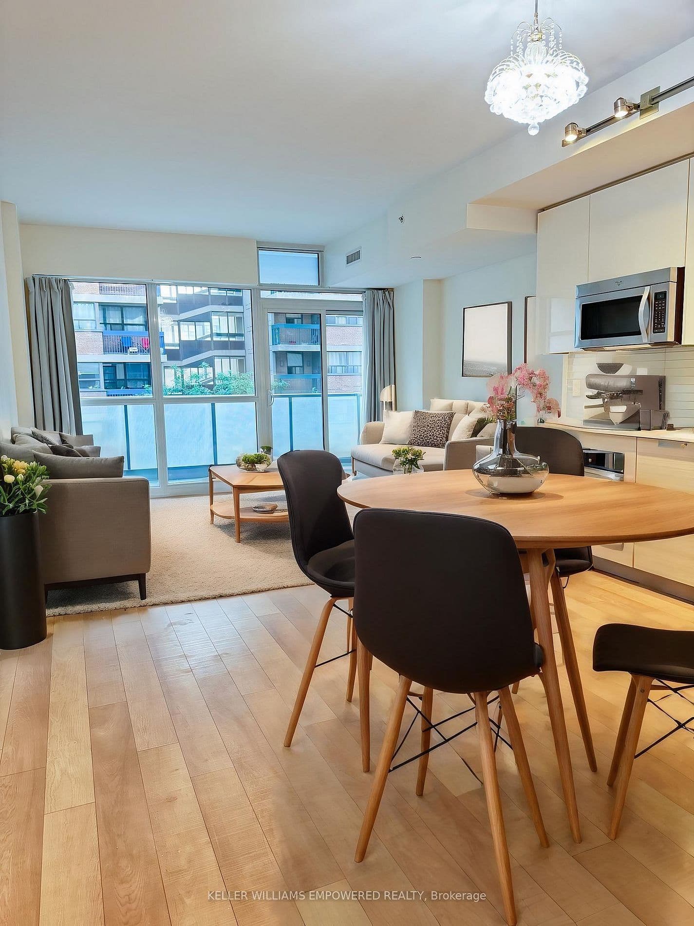 210 Simcoe Street 406, Toronto C01, ON M5T 0A9