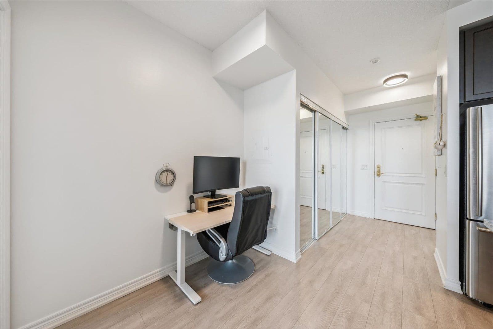 9245 Jane Street 902, Vaughan, ON L6A 0J9