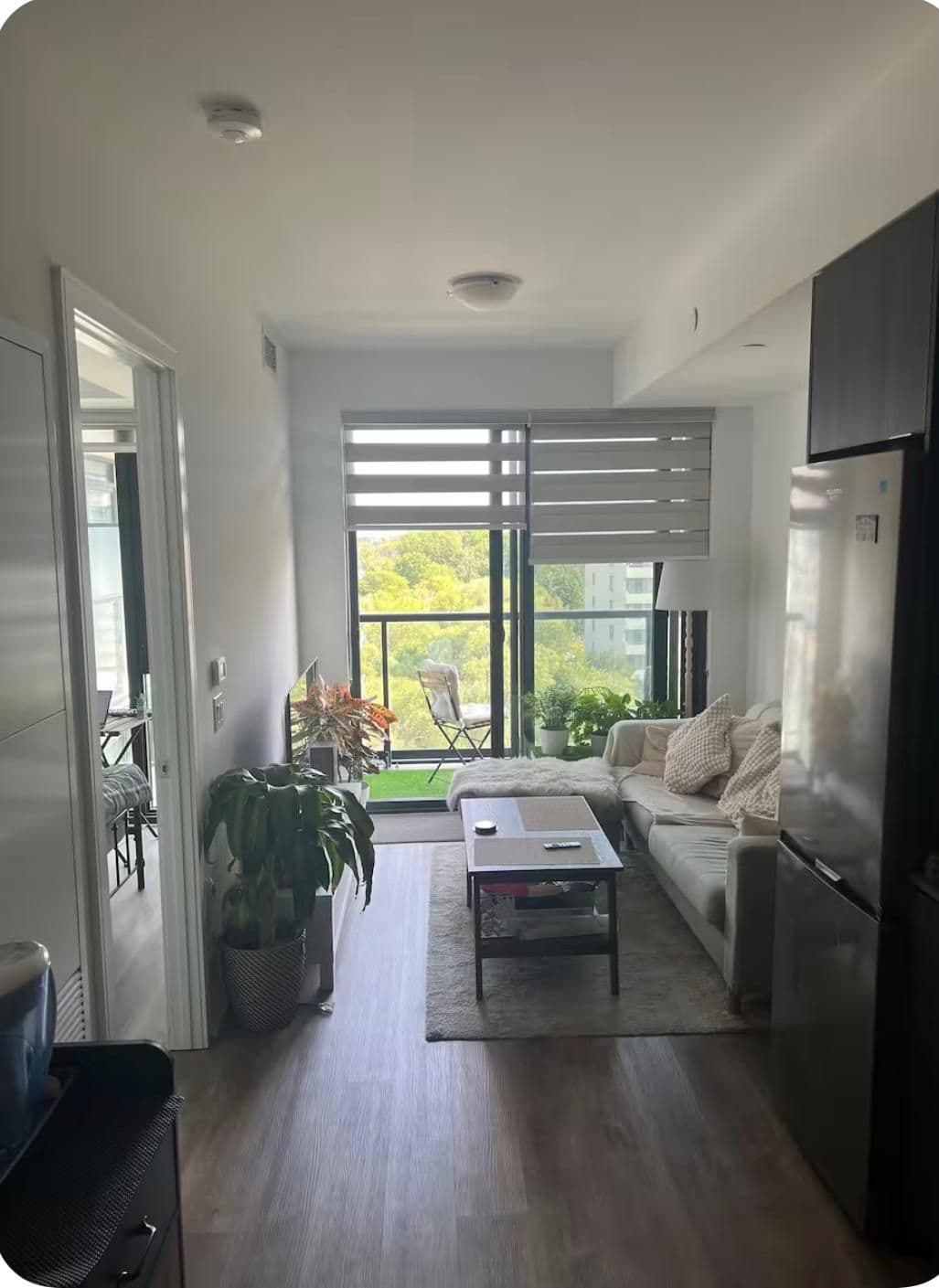 86 Dundas Street E 601, Mississauga, ON L5A 1W4