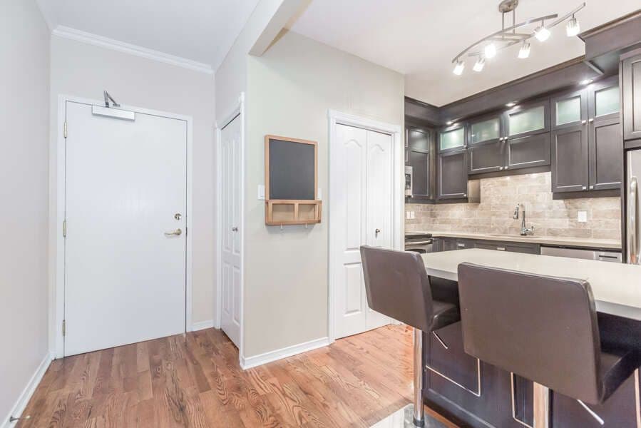 393 King Street W 1001, Toronto C01, ON M5V 3G8