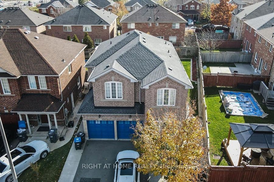 3 SILVERBELL Court, Brampton, ON L7A 3V3