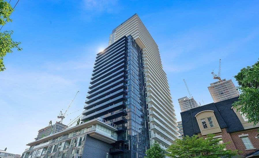 101 Erskine Avenue 421, Toronto C10, ON M4P 0C5