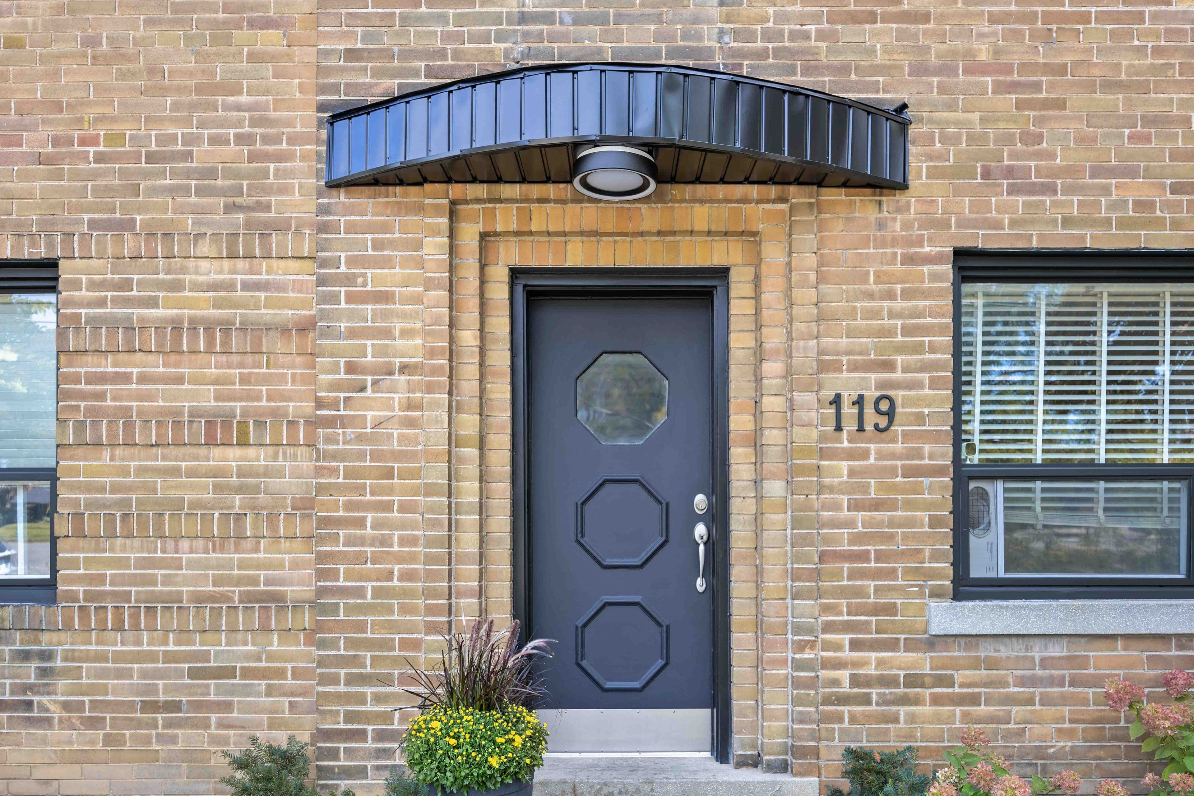 121 Cheritan Avenue Main, Toronto C04, ON M4R 1S8