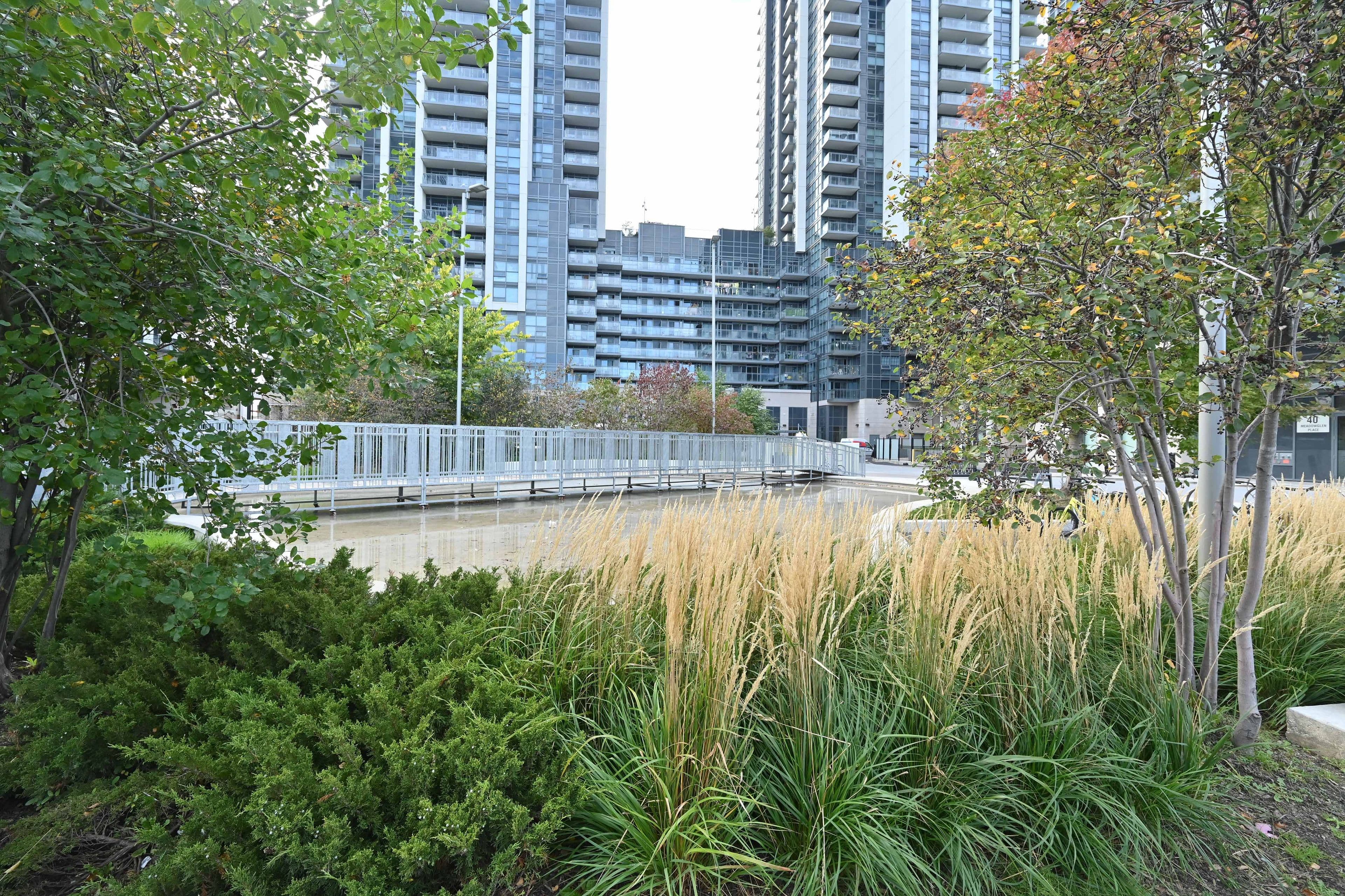 20 Meadowglen Place 728, Toronto E09, ON M1G 0A9