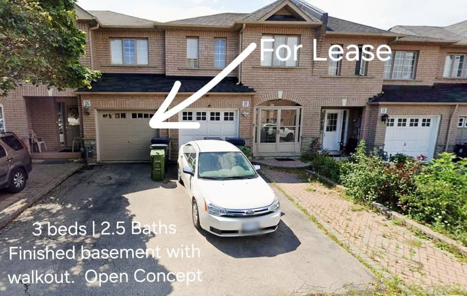 35 View Green Crescent G, Toronto W10, ON M9W 7E1