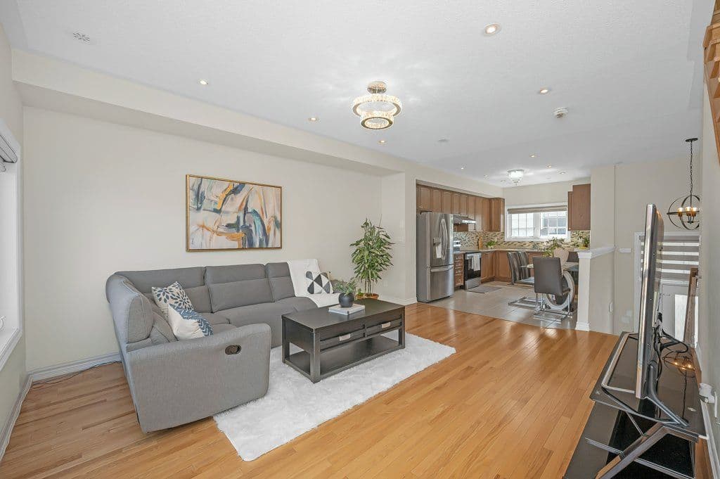 34 Aspen Hills Road, Brampton, ON L6Y 6E4