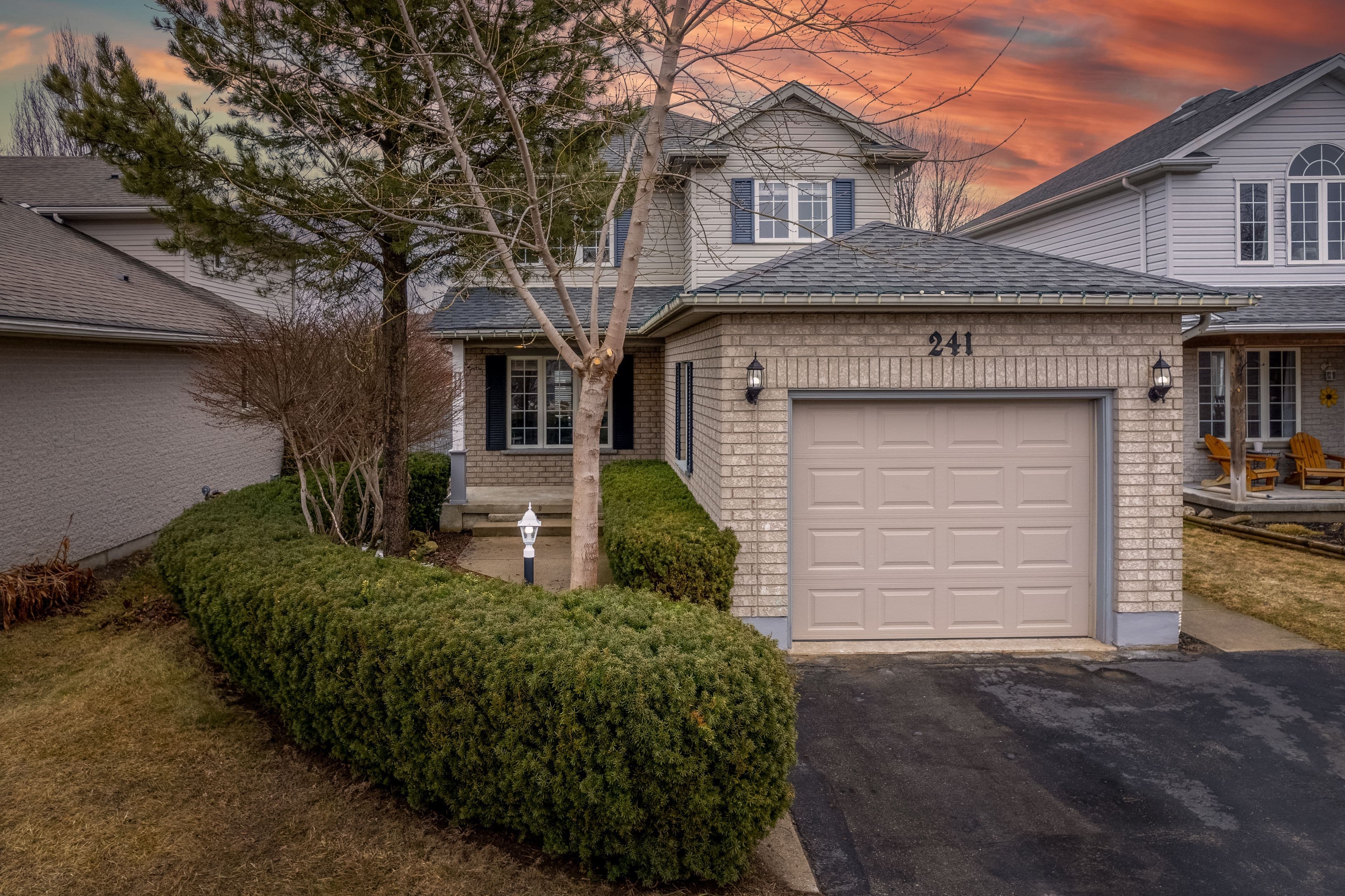 241 Parkview Drive, Strathroy-Caradoc, ON N7G 4C1