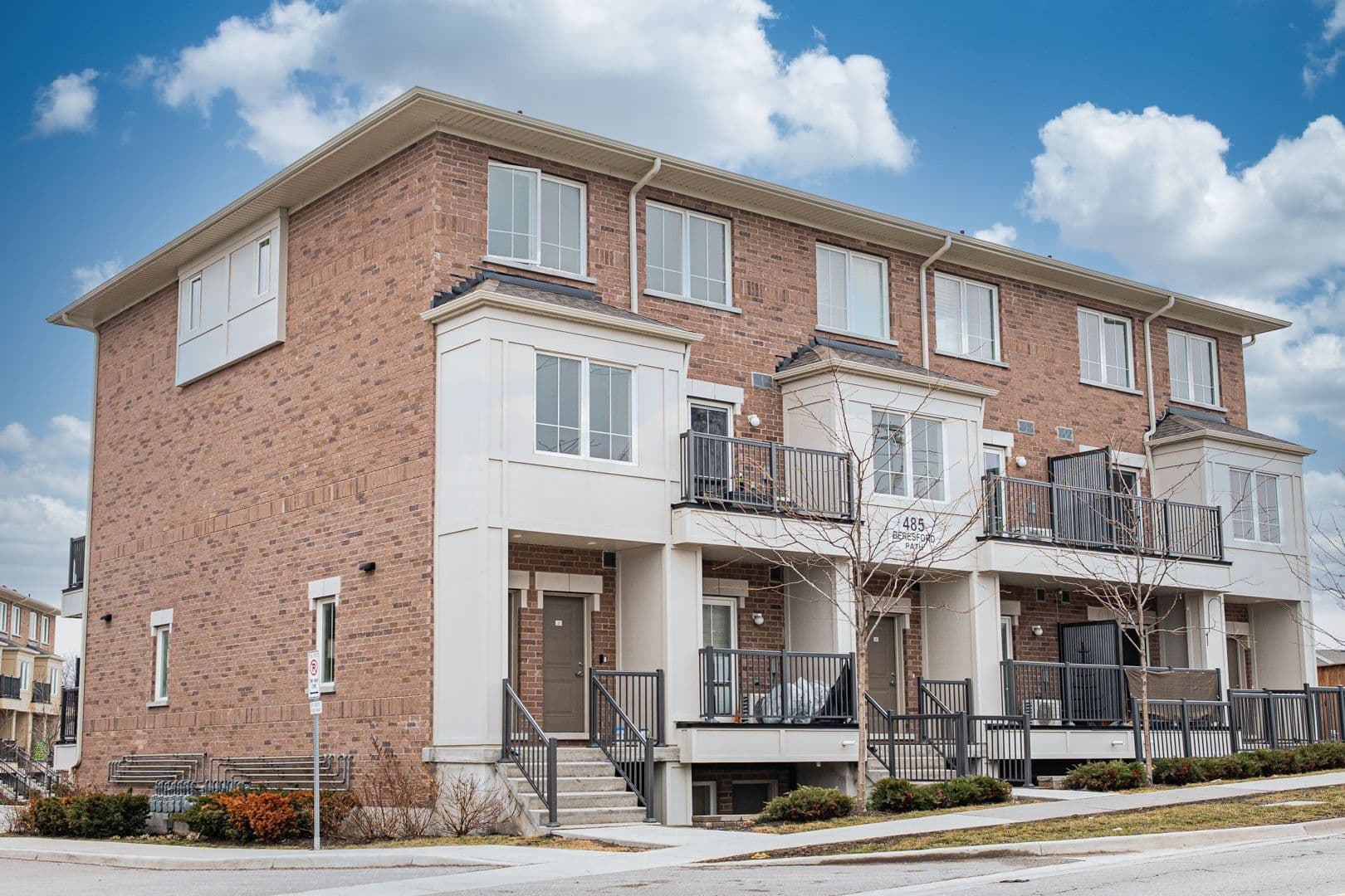 485 Beresford Path S unit 1, upper level, Oshawa, ON L1H 0B2