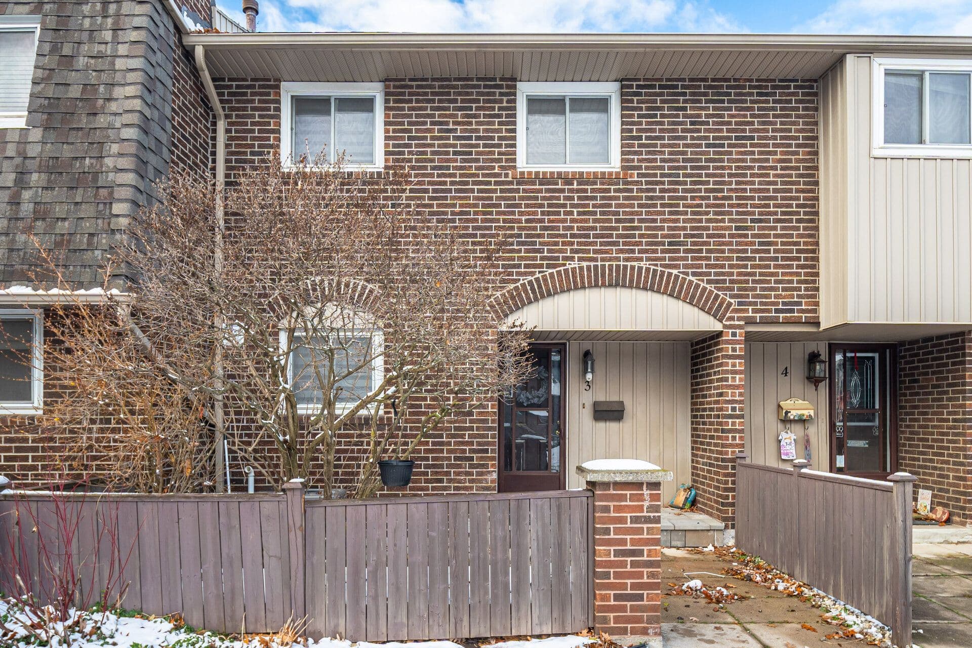 1306 Guelph Line Unit 3, Burlington, ON L7P 2S9