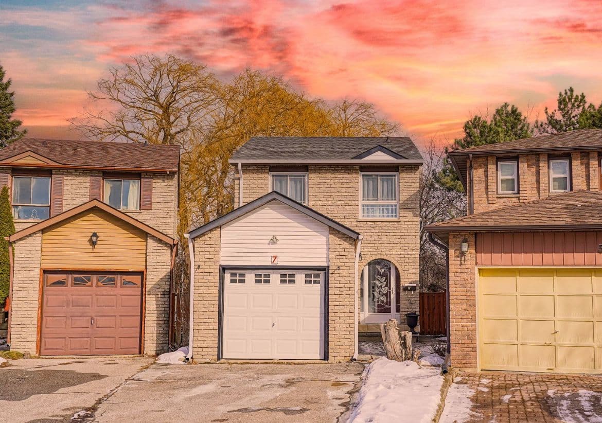 7 Mccrackin Court, Vaughan, ON L4J 2T2