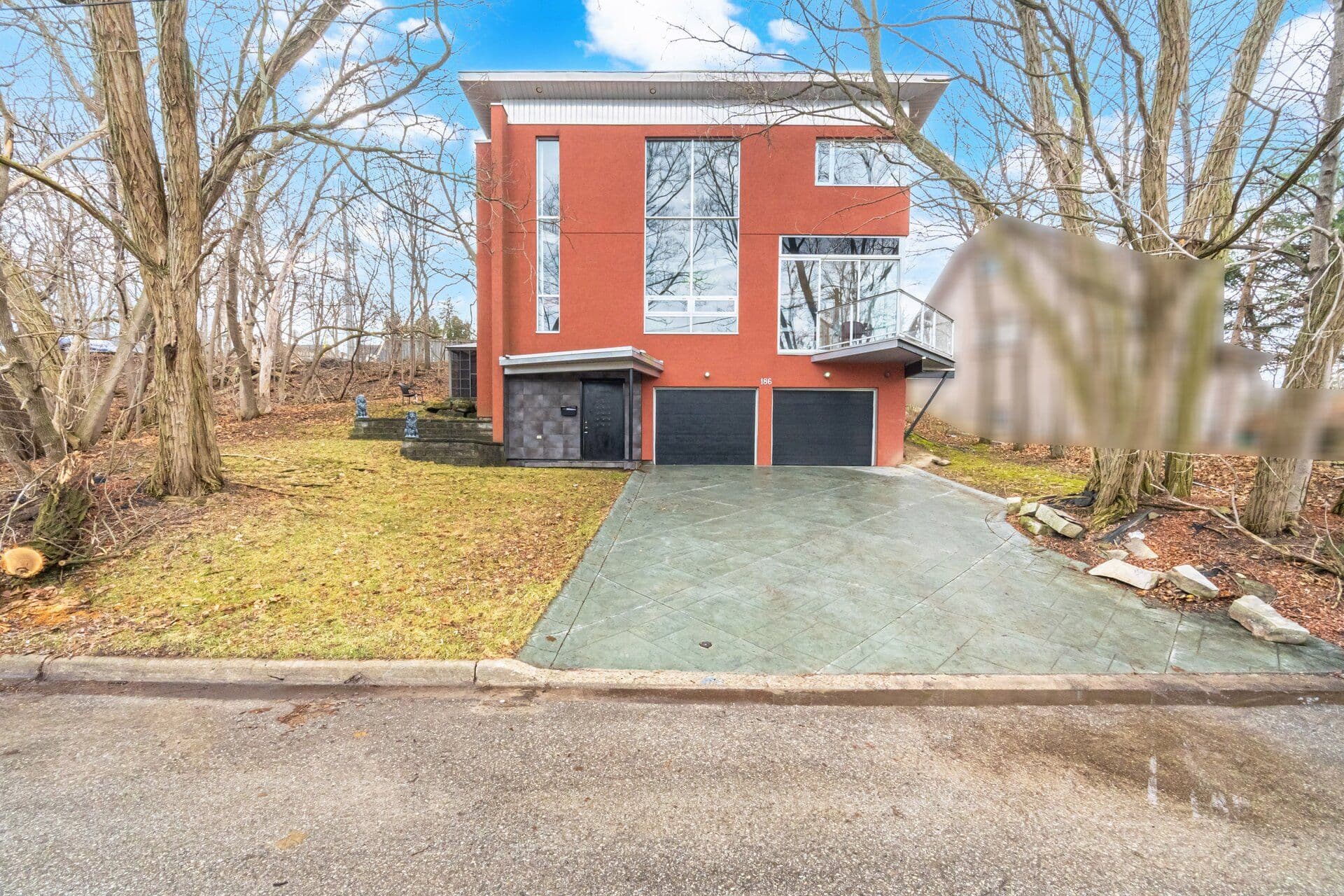 186 Wyndham Street, Mississauga, ON L5M 1N5