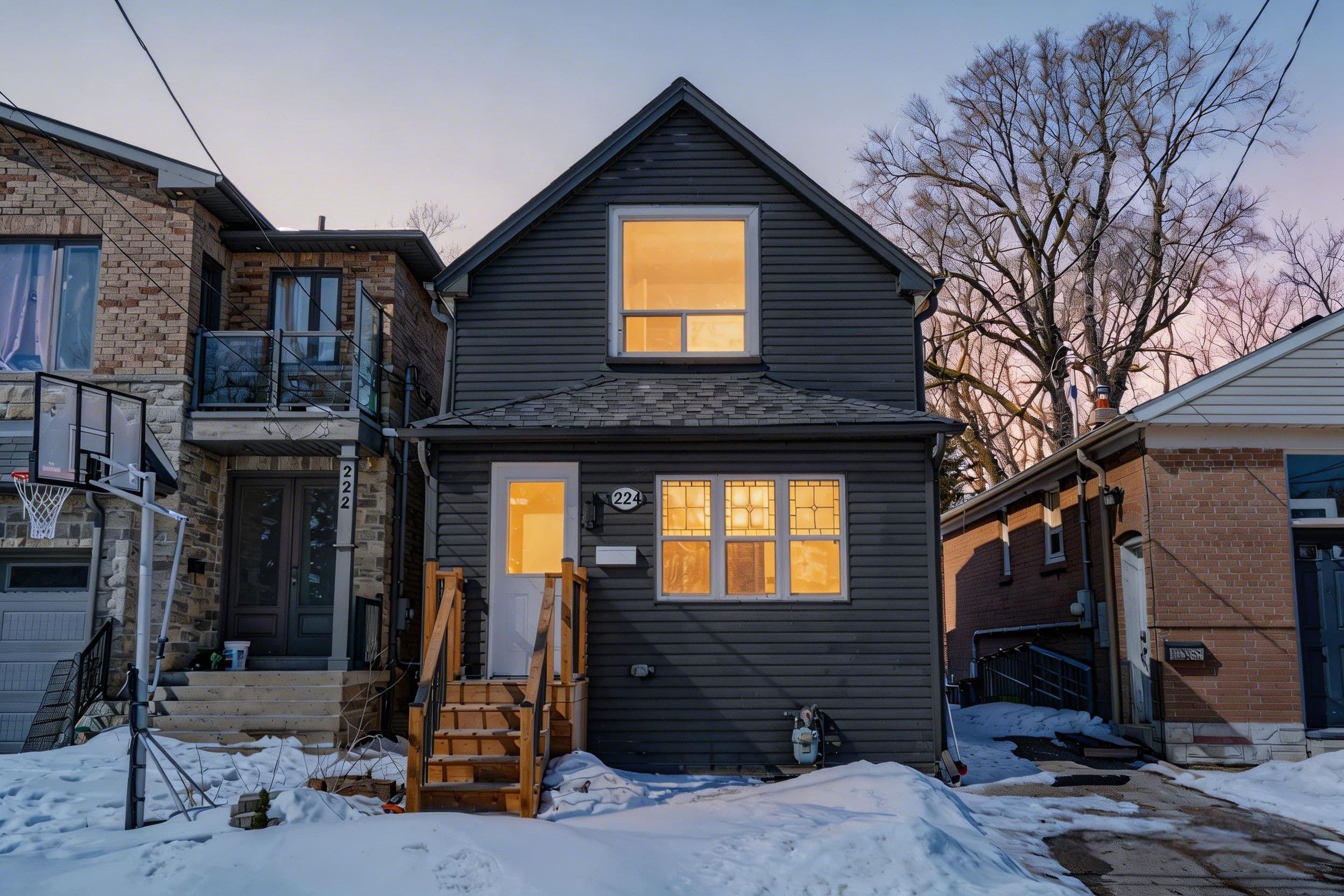 224 Aylesworth Avenue, Toronto E06, ON M1N 2J6