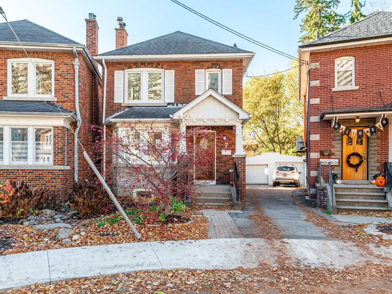 7 Duplex Crescent, Toronto C03, ON M5P 1J1