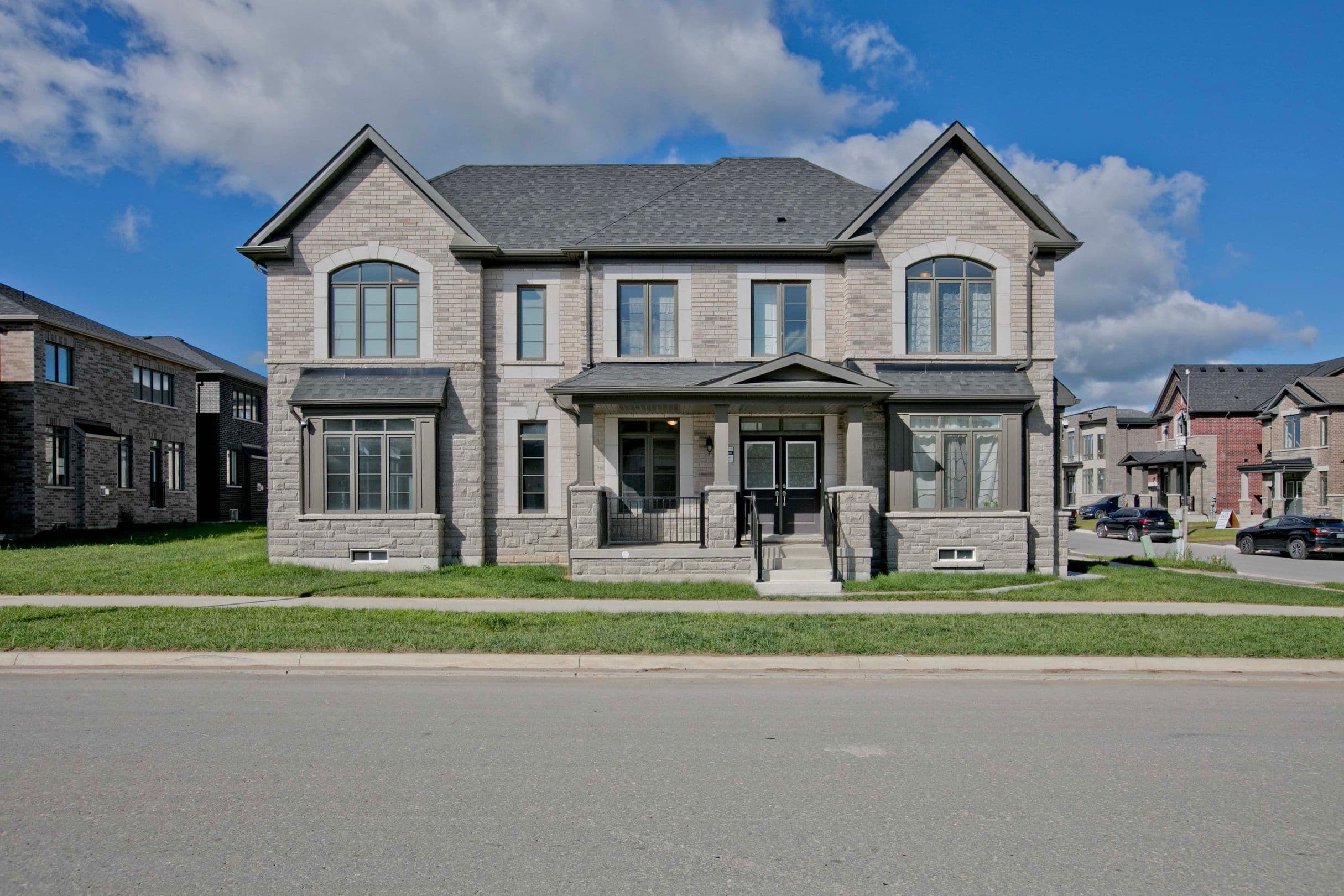 1864 Irish Moss Square, Pickering, ON L1T 4W1