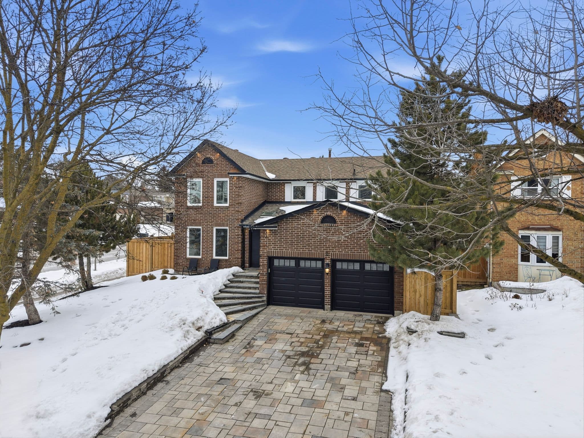 2 Meyer Circle, Markham, ON L3P 4C2