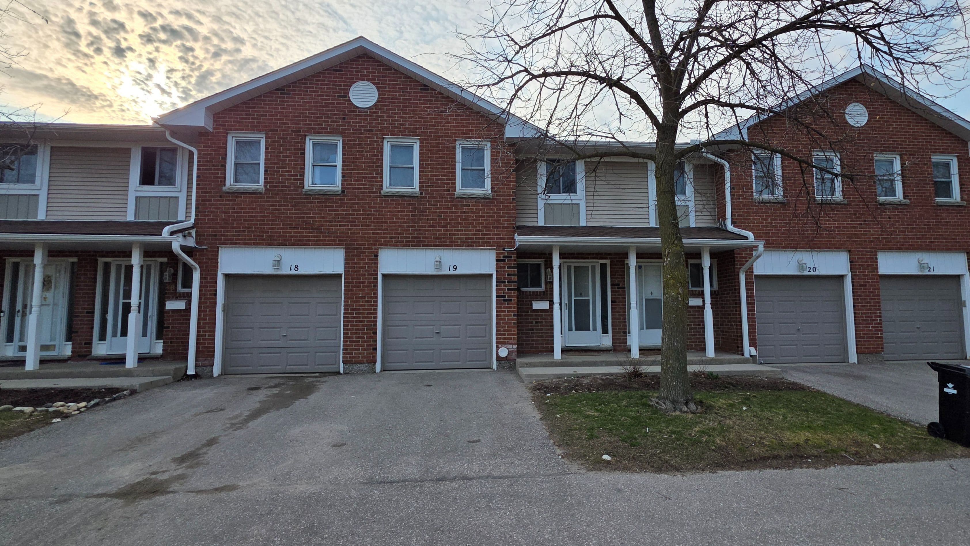 210 Highland Crescent 19, Kitchener, ON N2M 5H7