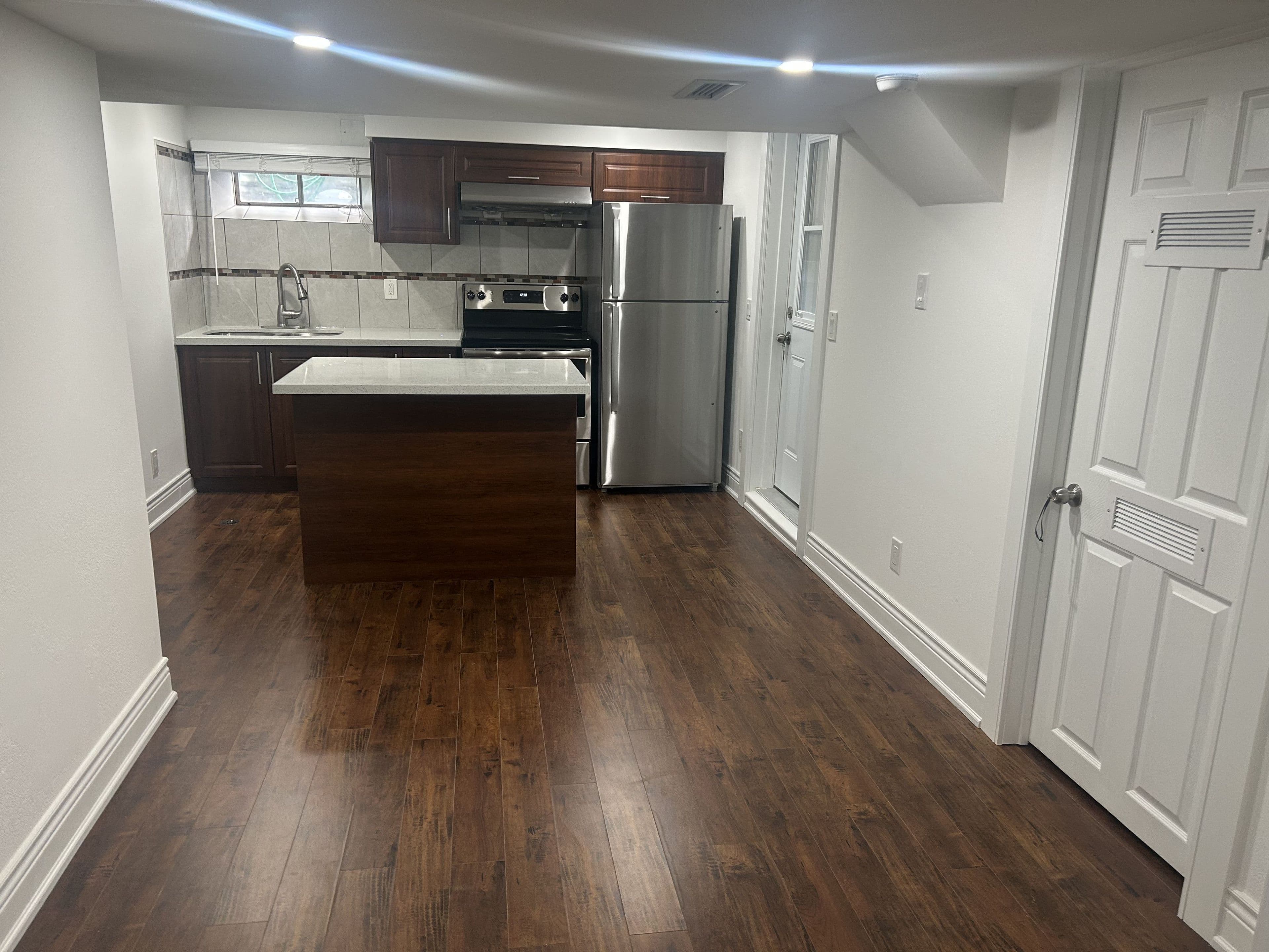 4057 Taffey Crescent Lower, Mississauga, ON L5L 2A6