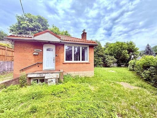 1 Lundy Avenue, Toronto W02, ON M6S 4S8