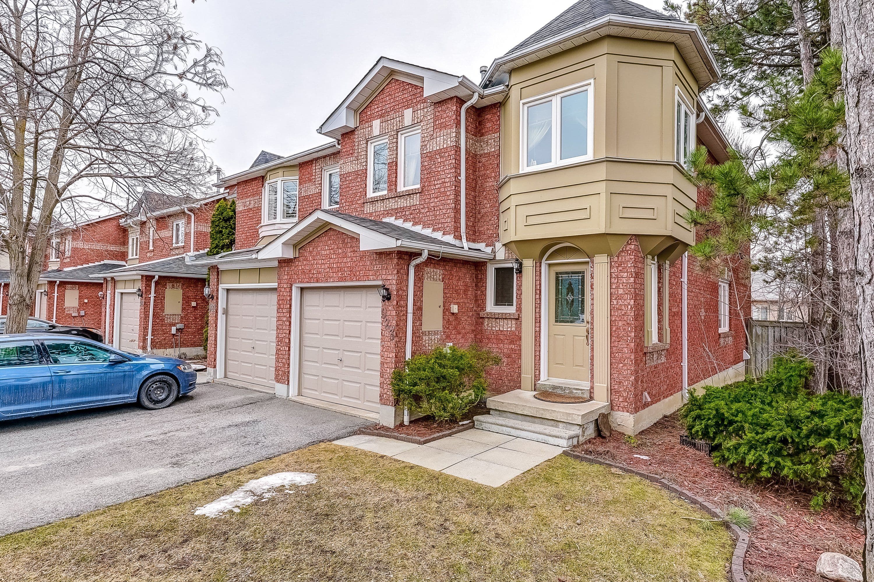 923 Caribou Valley Circle, Newmarket, ON L3X 1W9