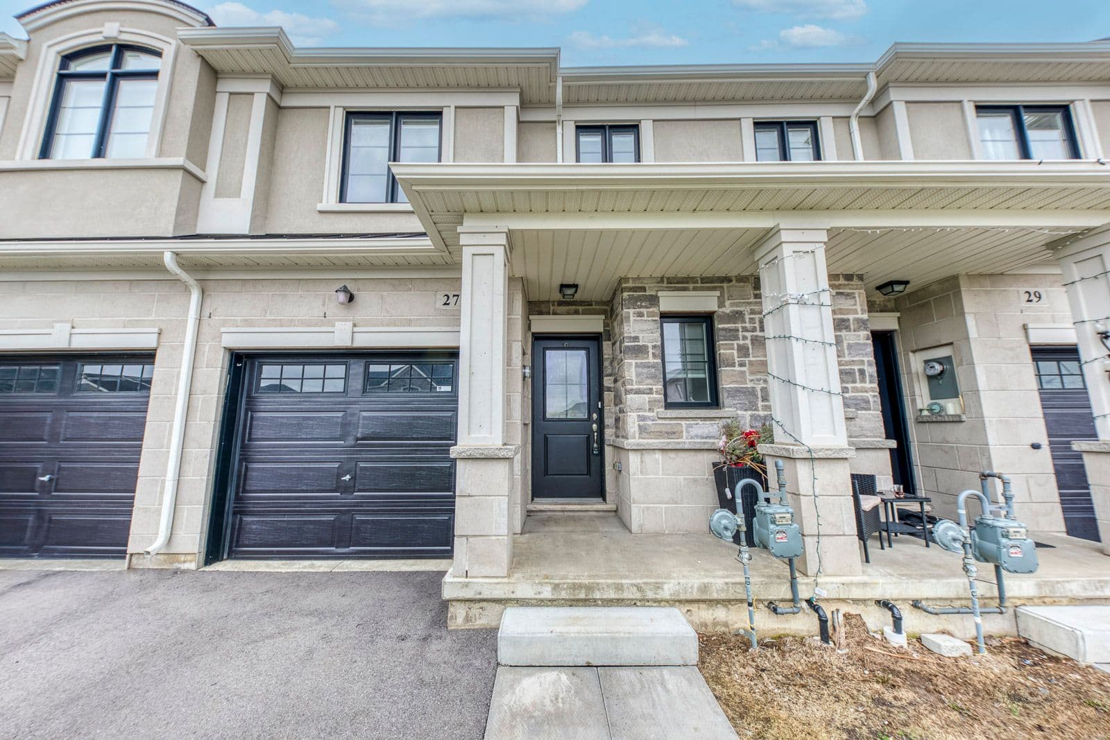 27 Genoa Drive, Hamilton, ON L9B 0K1