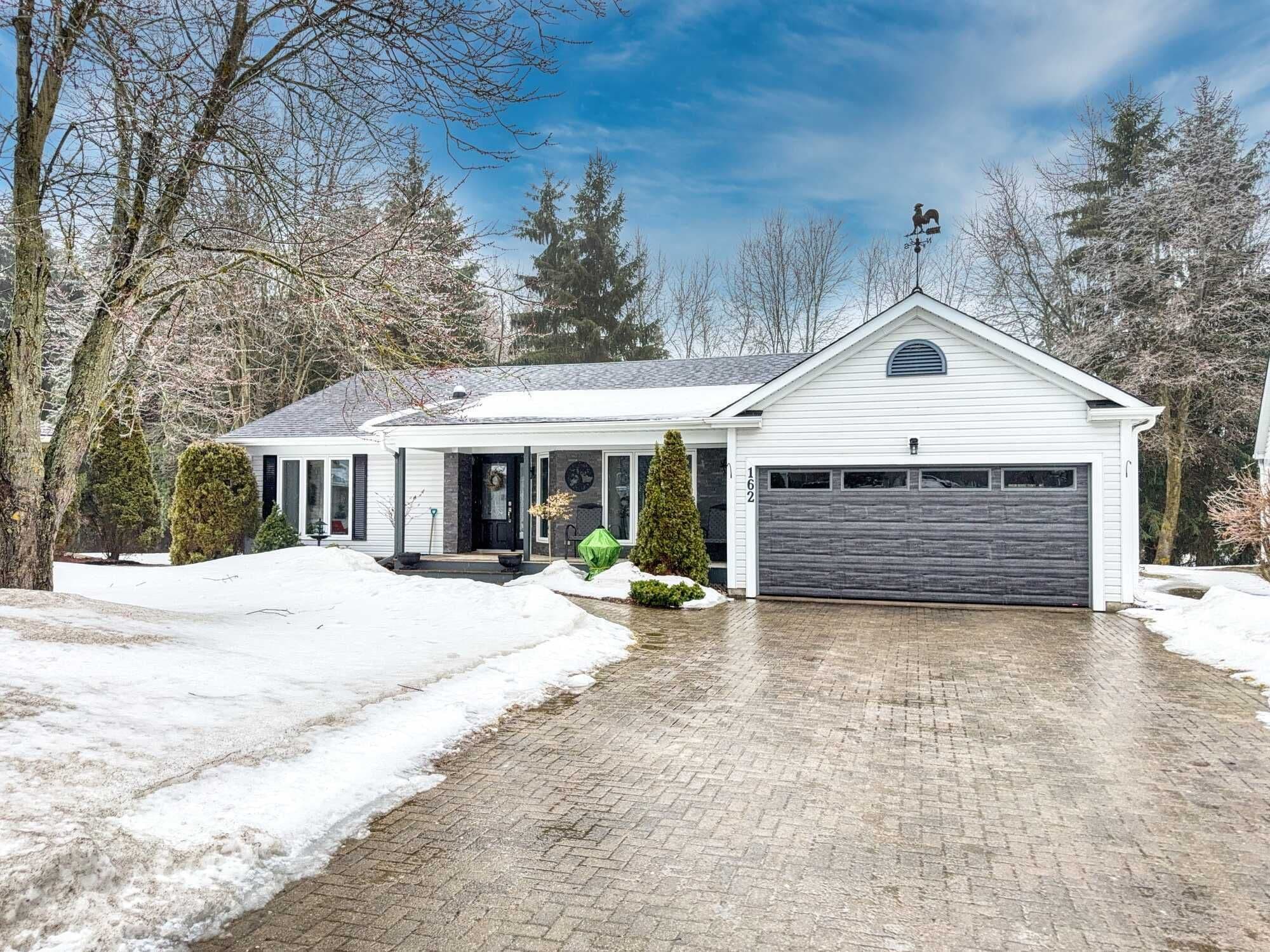 162 Pine Ridge Road, Centre Wellington, ON N0B 1J0