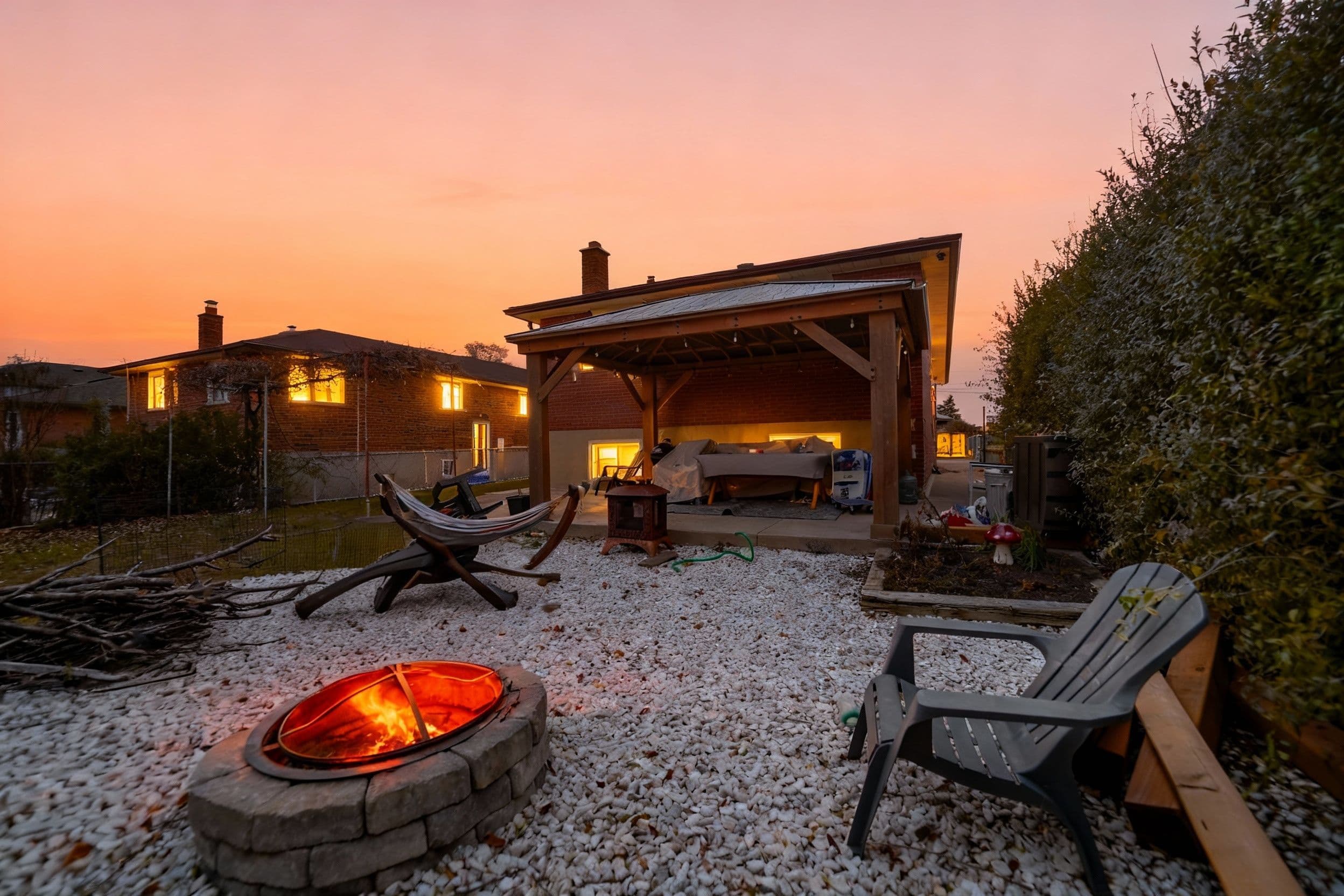 95 Stanley Road Upper, Toronto W05, ON M3N 1C3