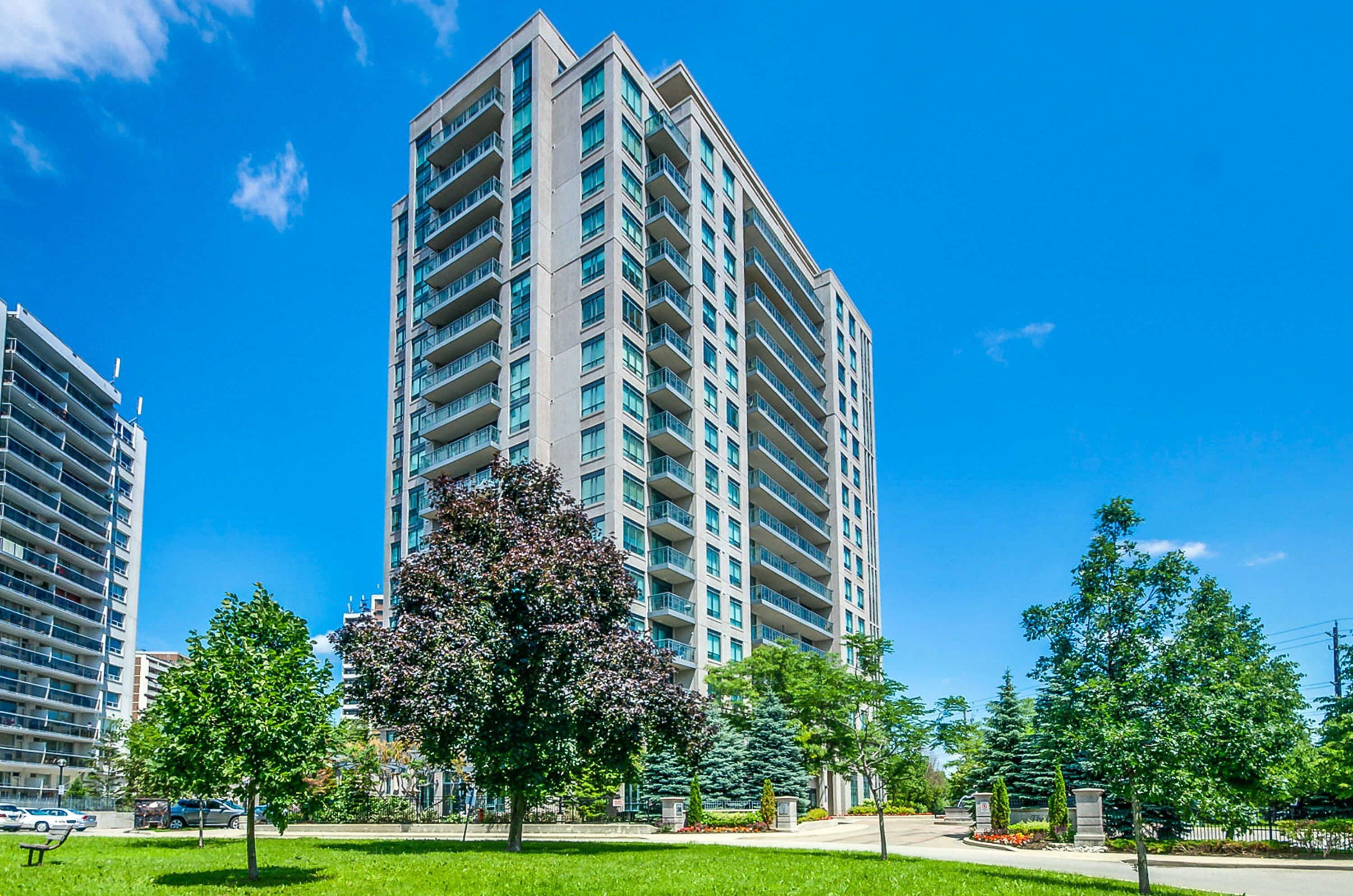 38 Fontenay Court 604, Toronto W08, ON M9A 5H5