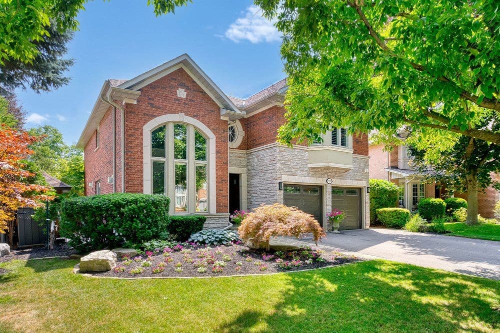 2293 Carpenters Circle, Oakville, ON L6M 3C6