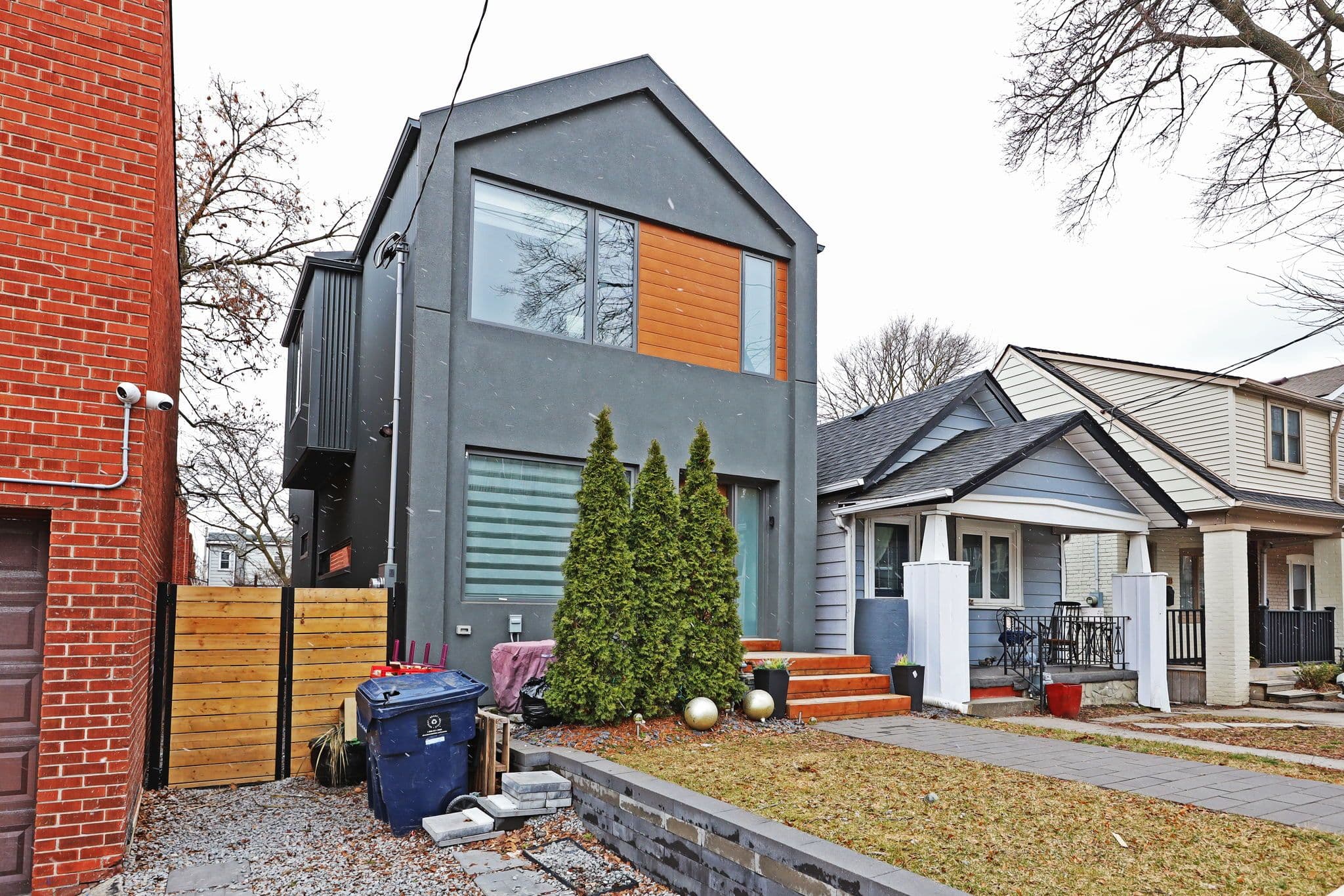 707 Mortimer Avenue Main, Toronto E03, ON M4C 2K1