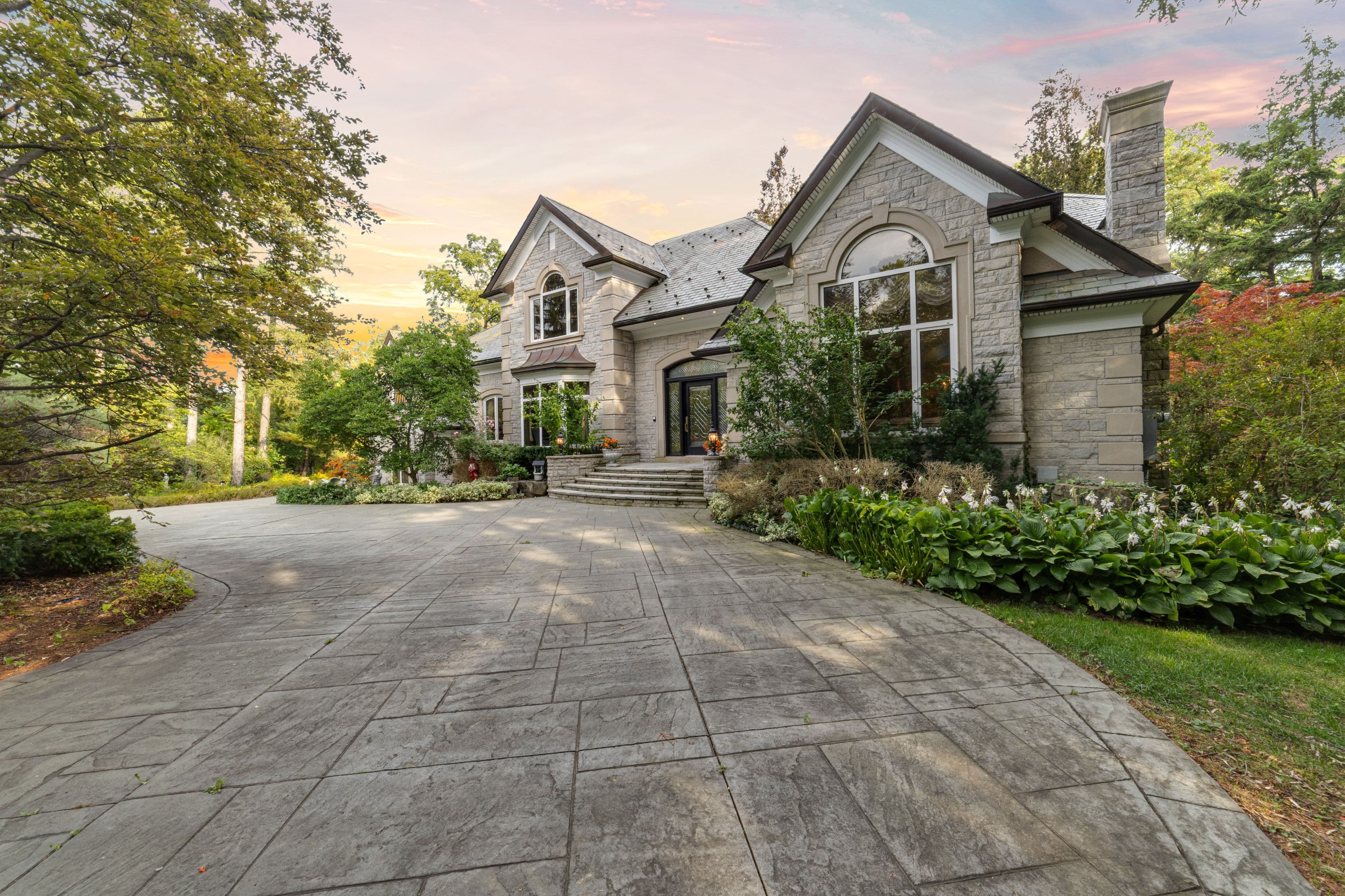 1024 Linbrook Road, Oakville, ON L6J 2L1