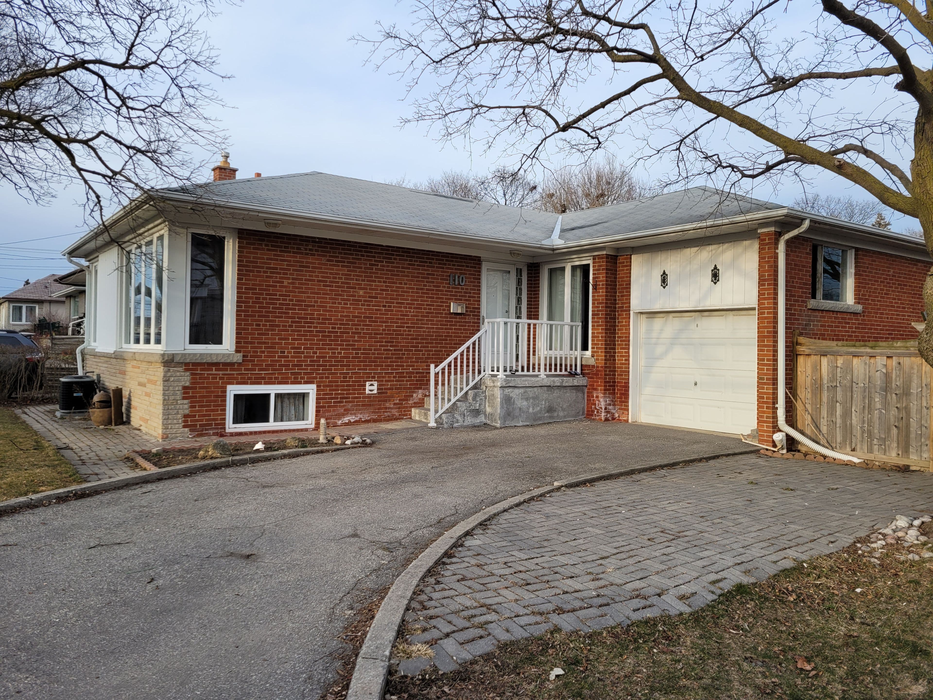 110 Acton Avenue Upper, Toronto C06, ON M3H 4H3