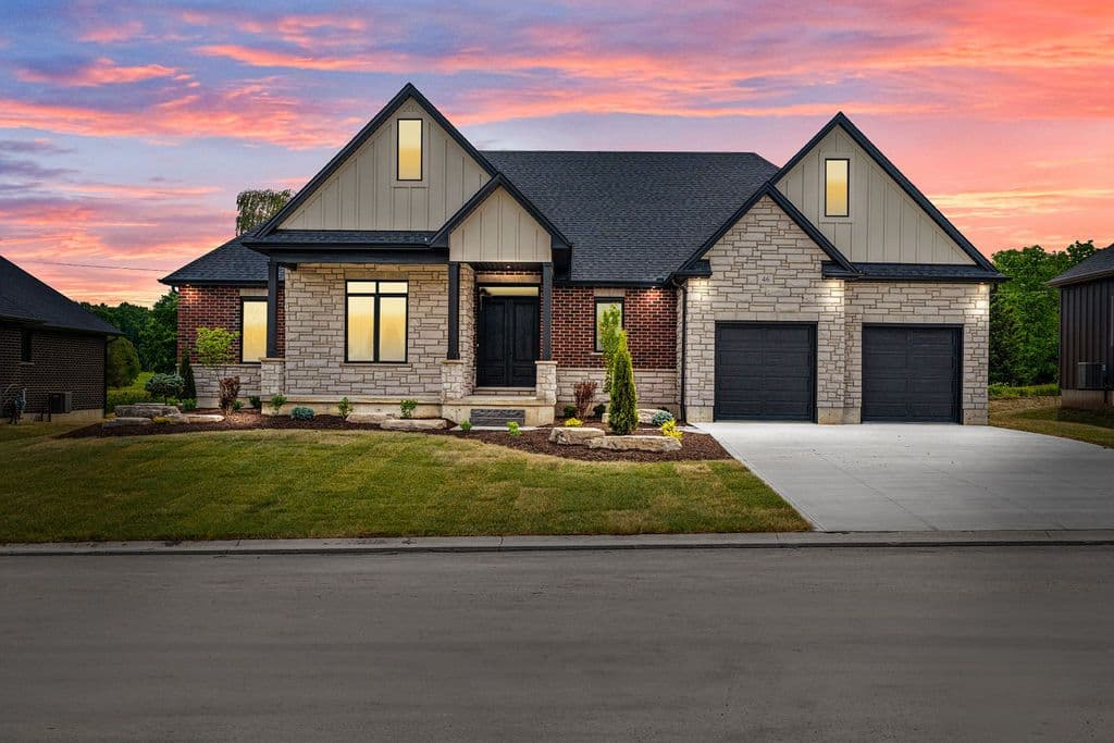 54 EAST GLEN Drive, Lambton Shores, ON N0M 1B0