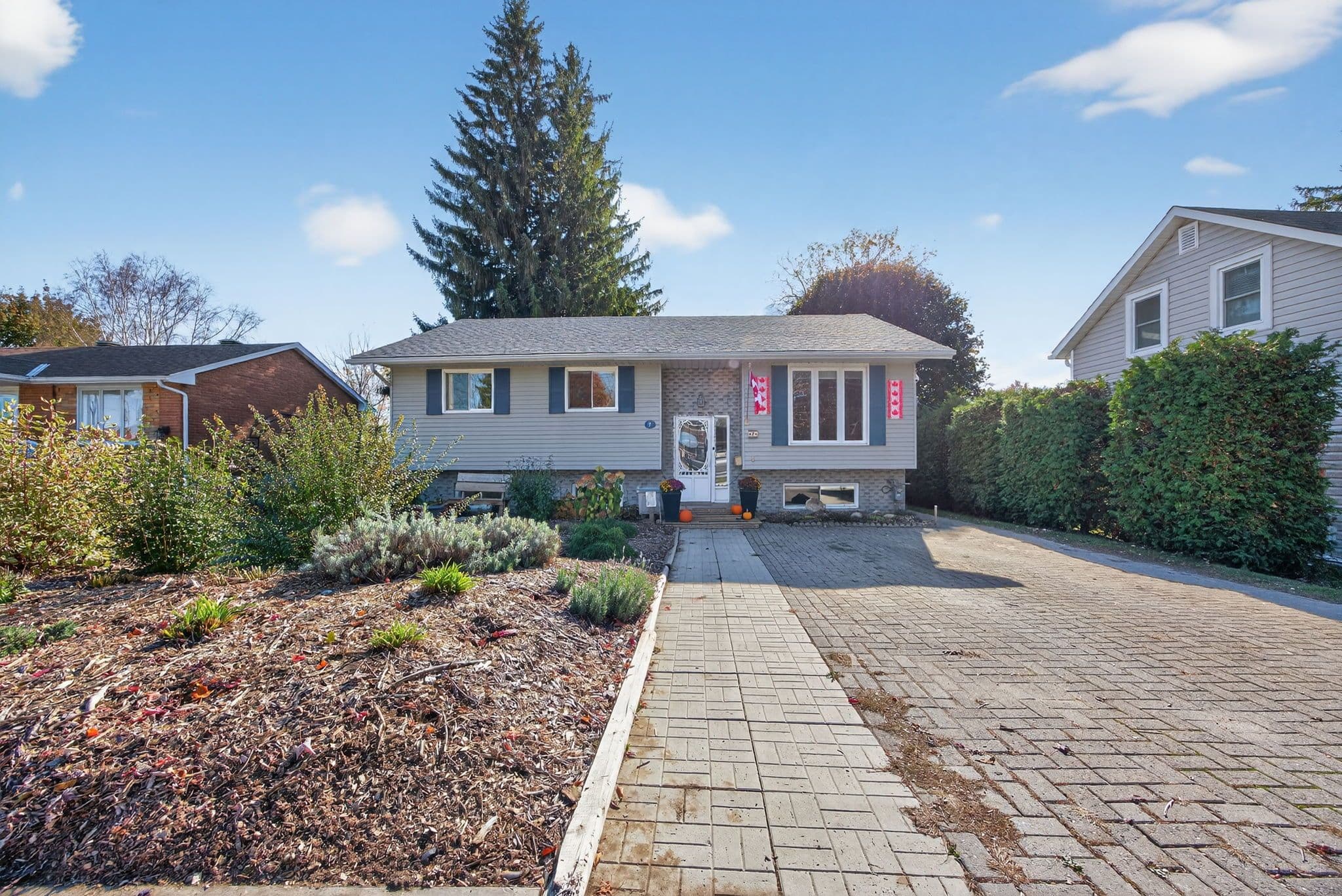 7 Batteaux Road, Clearview, ON L0M 1P0