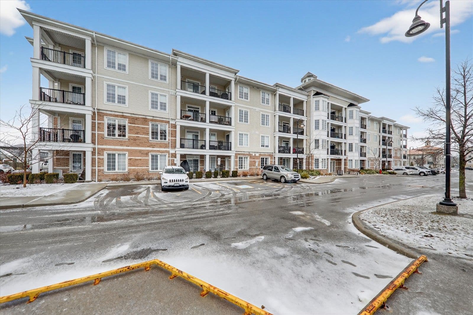 65 Shipway Avenue 214, Clarington, ON L1B 0W2