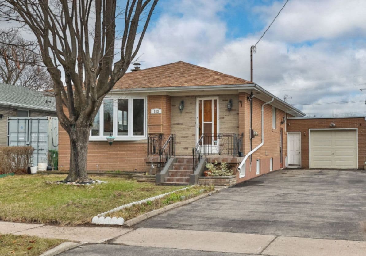 103 Fitzgibbon Avenue E, Toronto E08, ON M1K 4A4