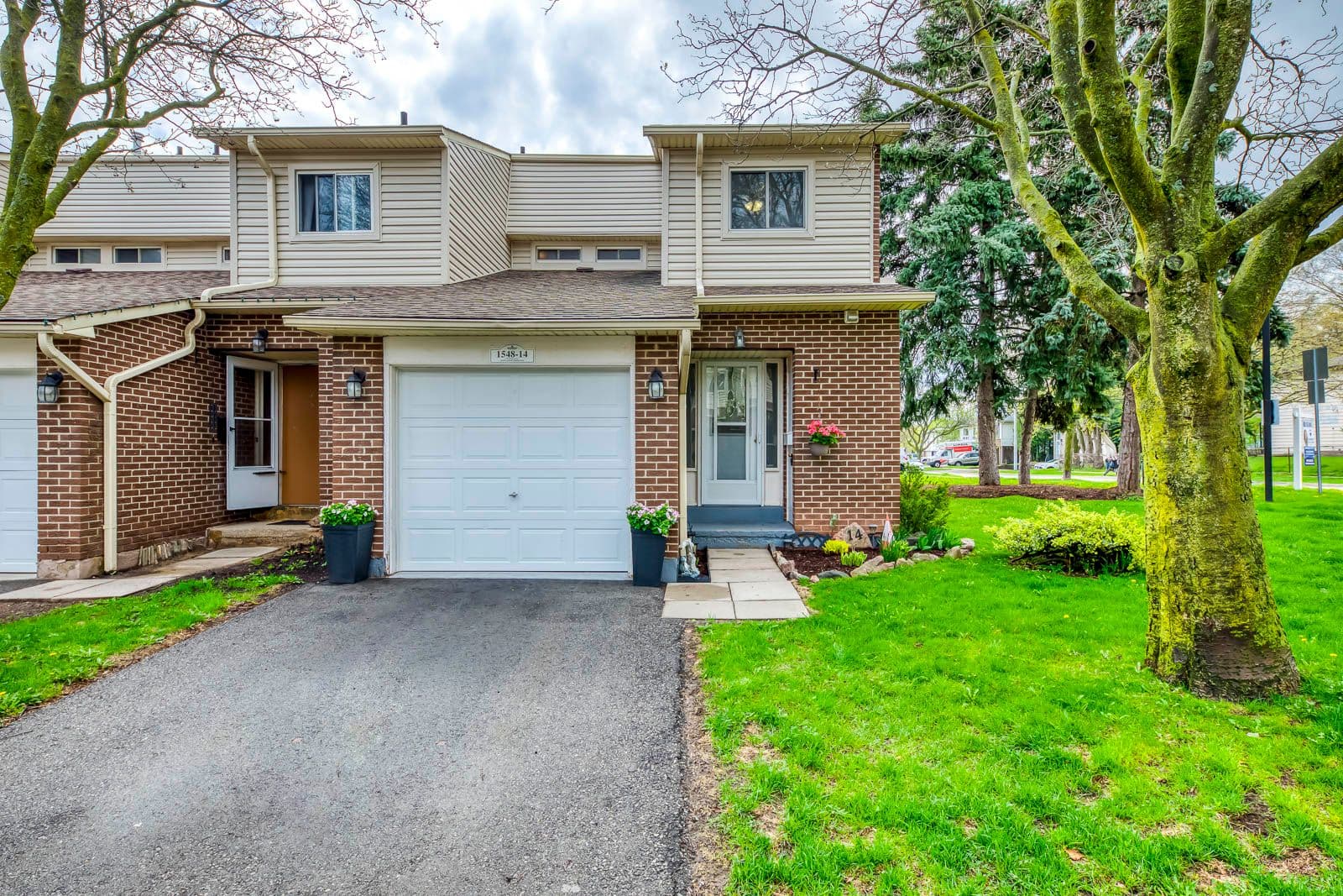 1548 Newlands Crescent 14, Burlington, ON L7M 1V6