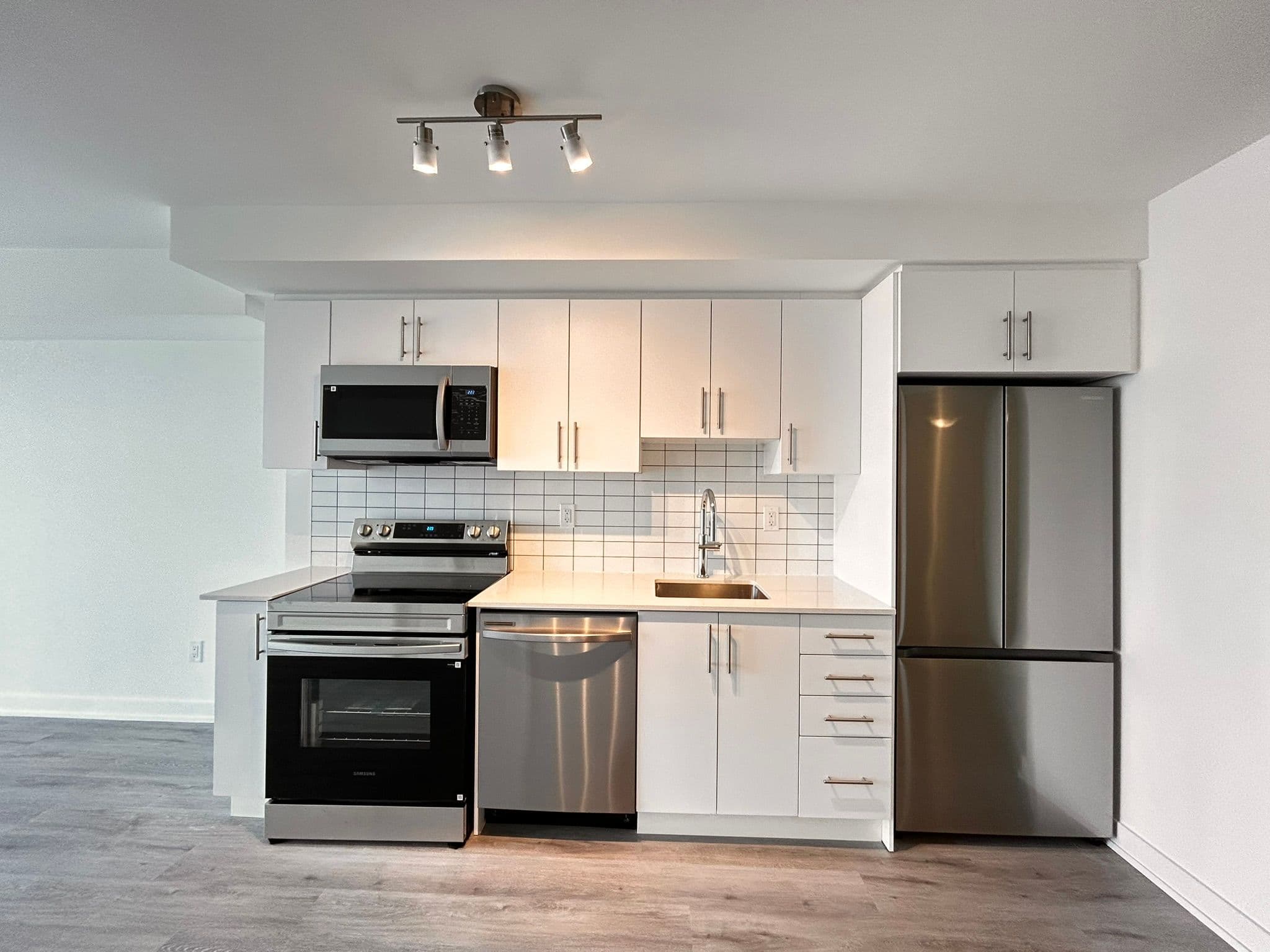 1010 Sandy Beach Road 1006, Pickering, ON L1W 0C7